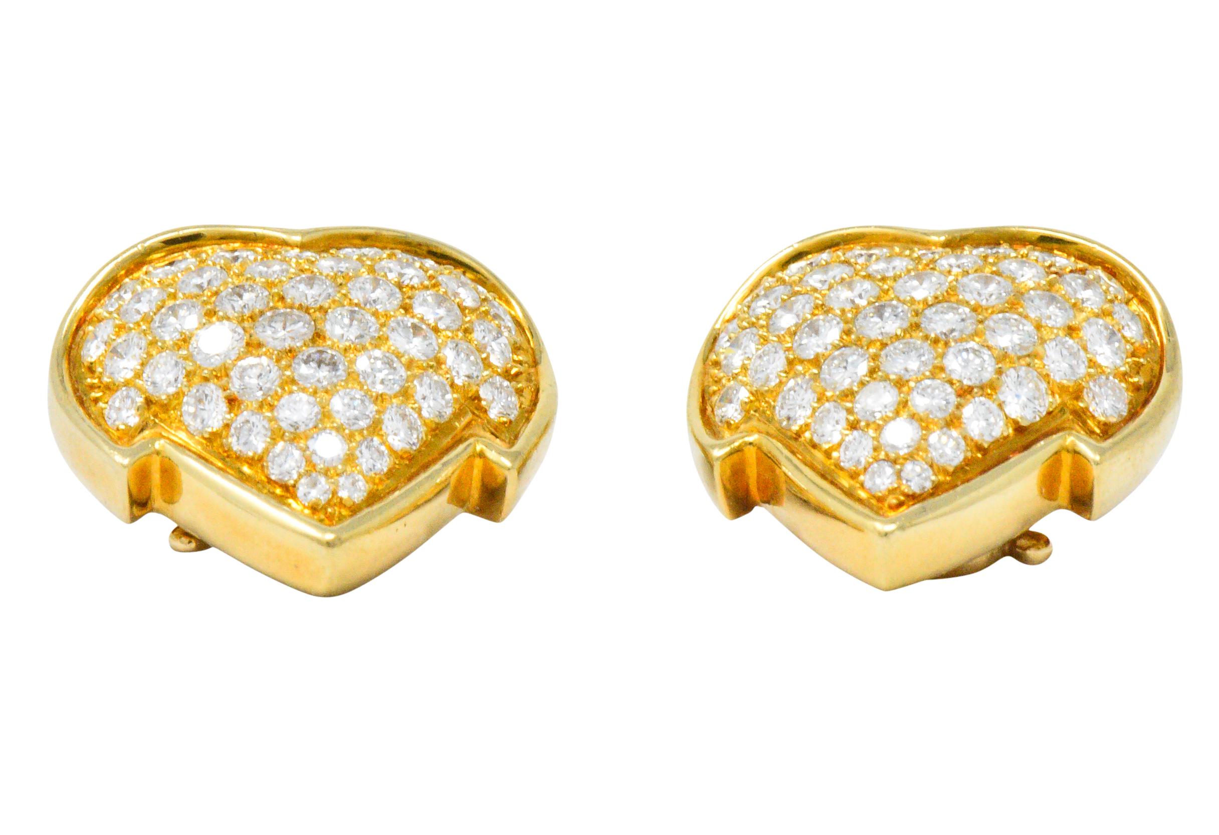 Women's or Men's Van Cleef & Arpels 1960s 3.75 Carat Diamond 18 Karat Yellow Gold Ear-Clips