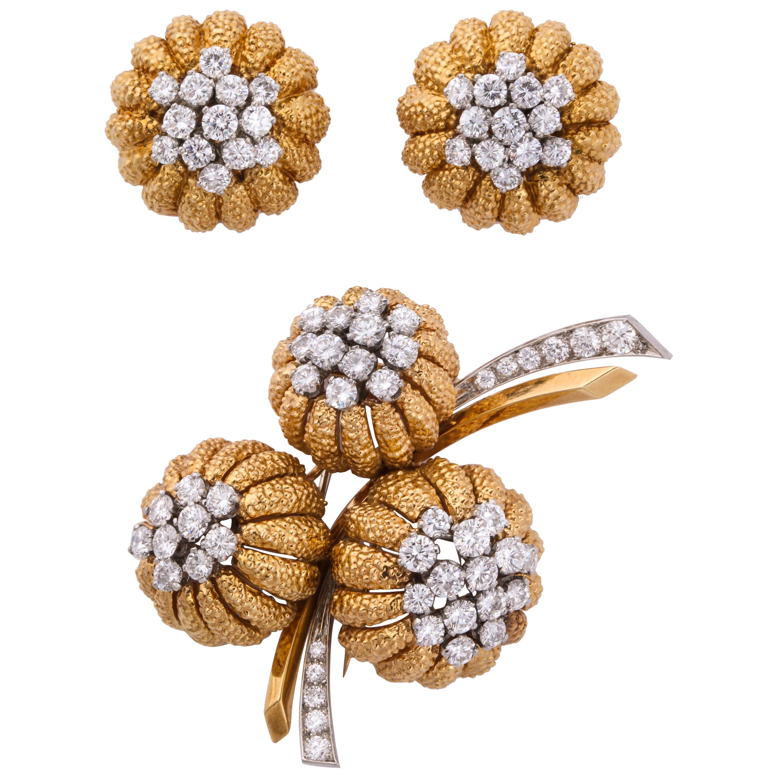 Van Cleef & Arpels 1960s Gold and Diamond Pin and Earclips Set