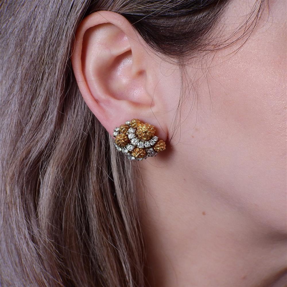 Van Cleef & Arpels 1960er Gold-Diamant-Ohrringe Damen im Angebot