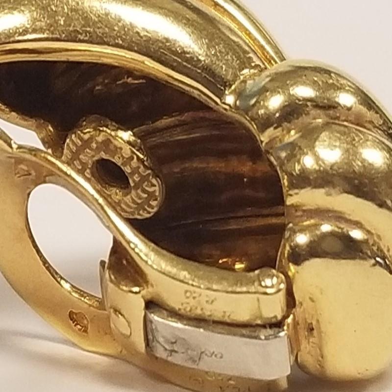 Women's Van Cleef & Arpels Gold Scalloped Bombé Earrings 
