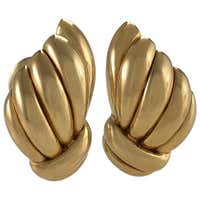 Van Cleef and Arpels Gold Dangle Earrings at 1stdibs
