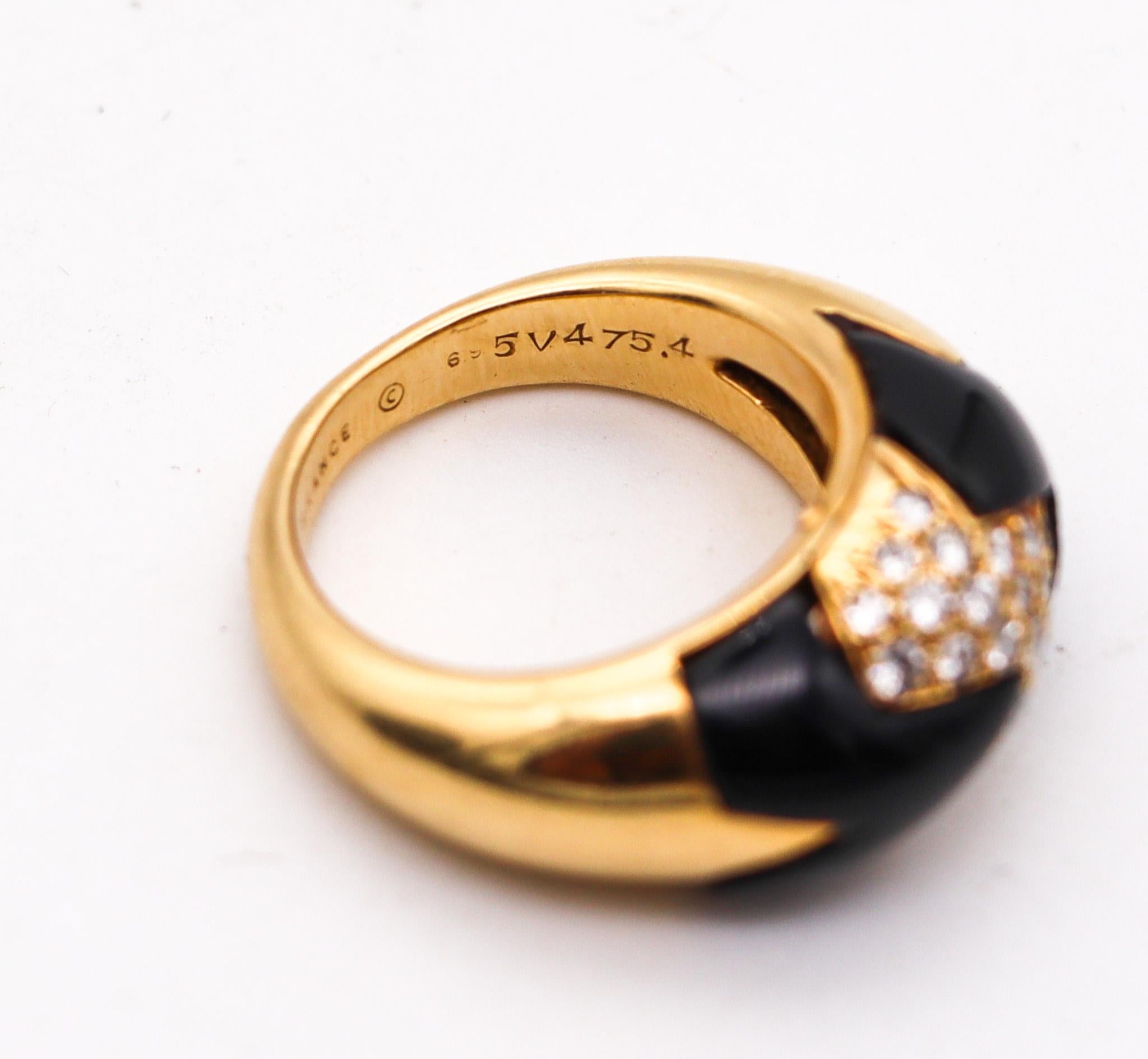 Brilliant Cut Van Cleef & Arpels 1970 Geometric Ring In 18Kt Gold With Diamonds And Black Onyx For Sale