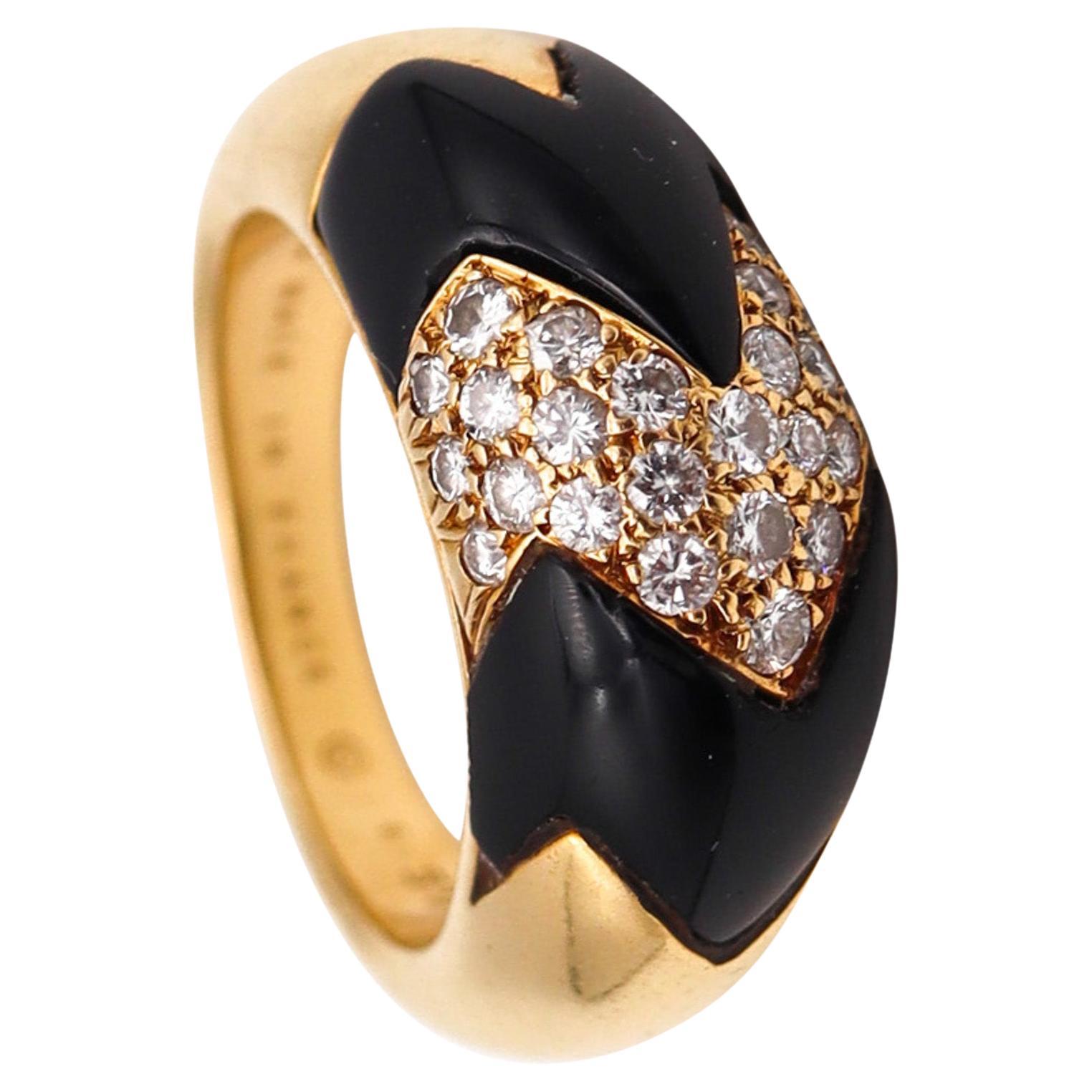 Van Cleef & Arpels 1970 Geometric Ring In 18Kt Gold With Diamonds And Black Onyx For Sale