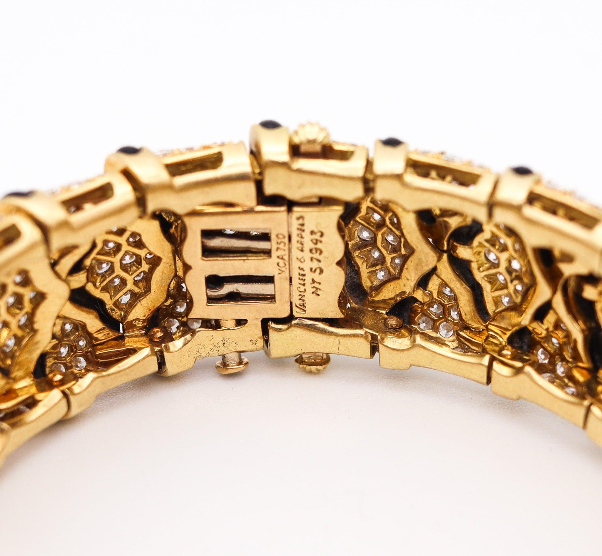 Women's VAN CLEEF & ARPELS 1970 Modernist Bracelet 18Kt Gold With 24.30 Ctw Diamonds For Sale