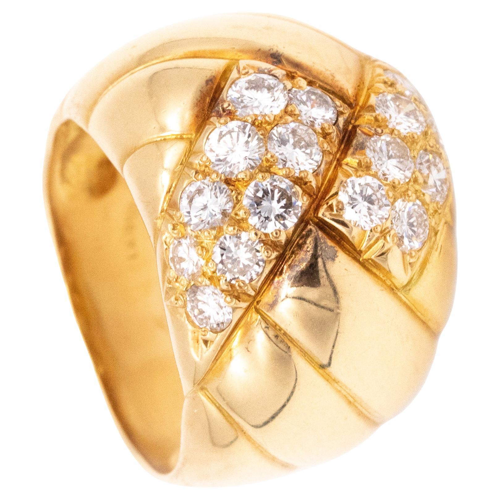 Van Cleef Arpels 1970 Paris Bombe Cocktail Ring 18Kt Gold 1.26 Cts VVS Diamonds For Sale
