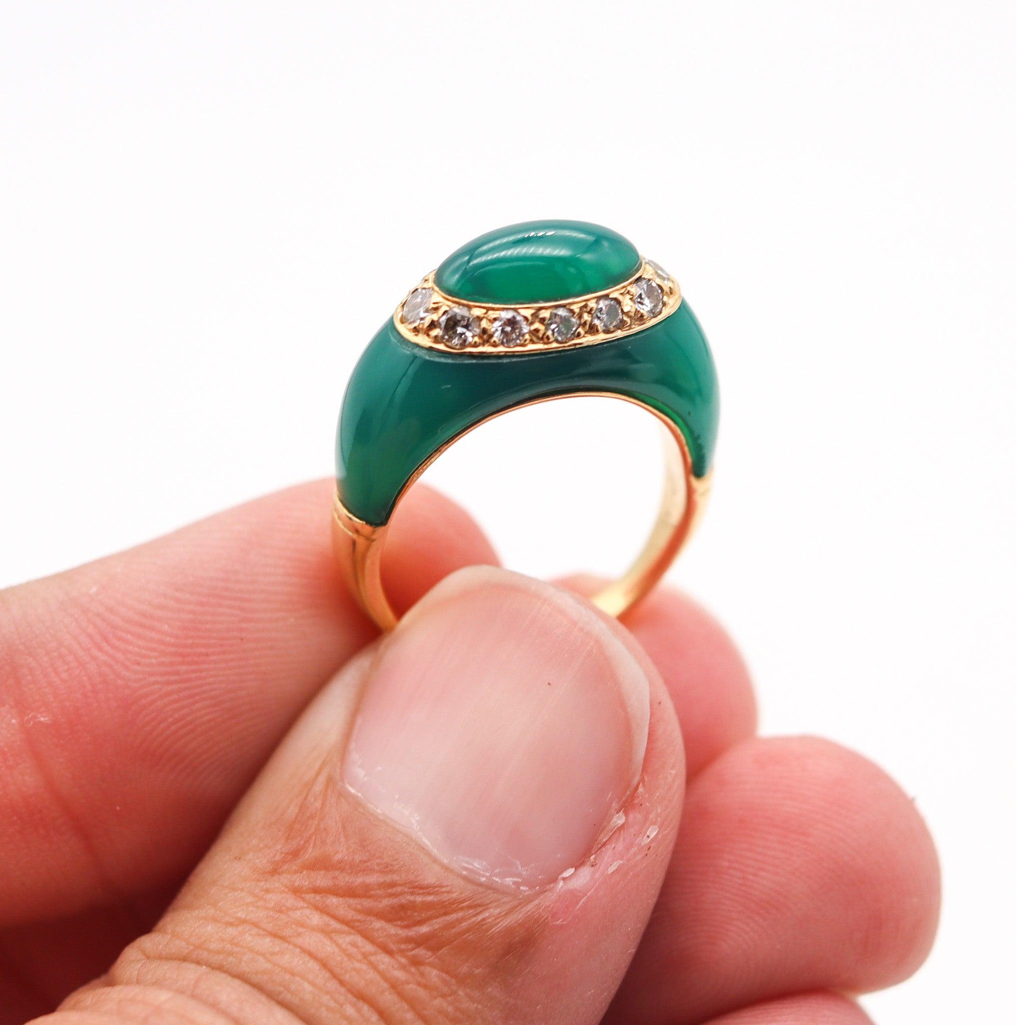 VAN CLEEF & ARPELS 1970 Paris Bombe Ring In 18Kt Gold Diamonds And Chrysoprase in vendita 1