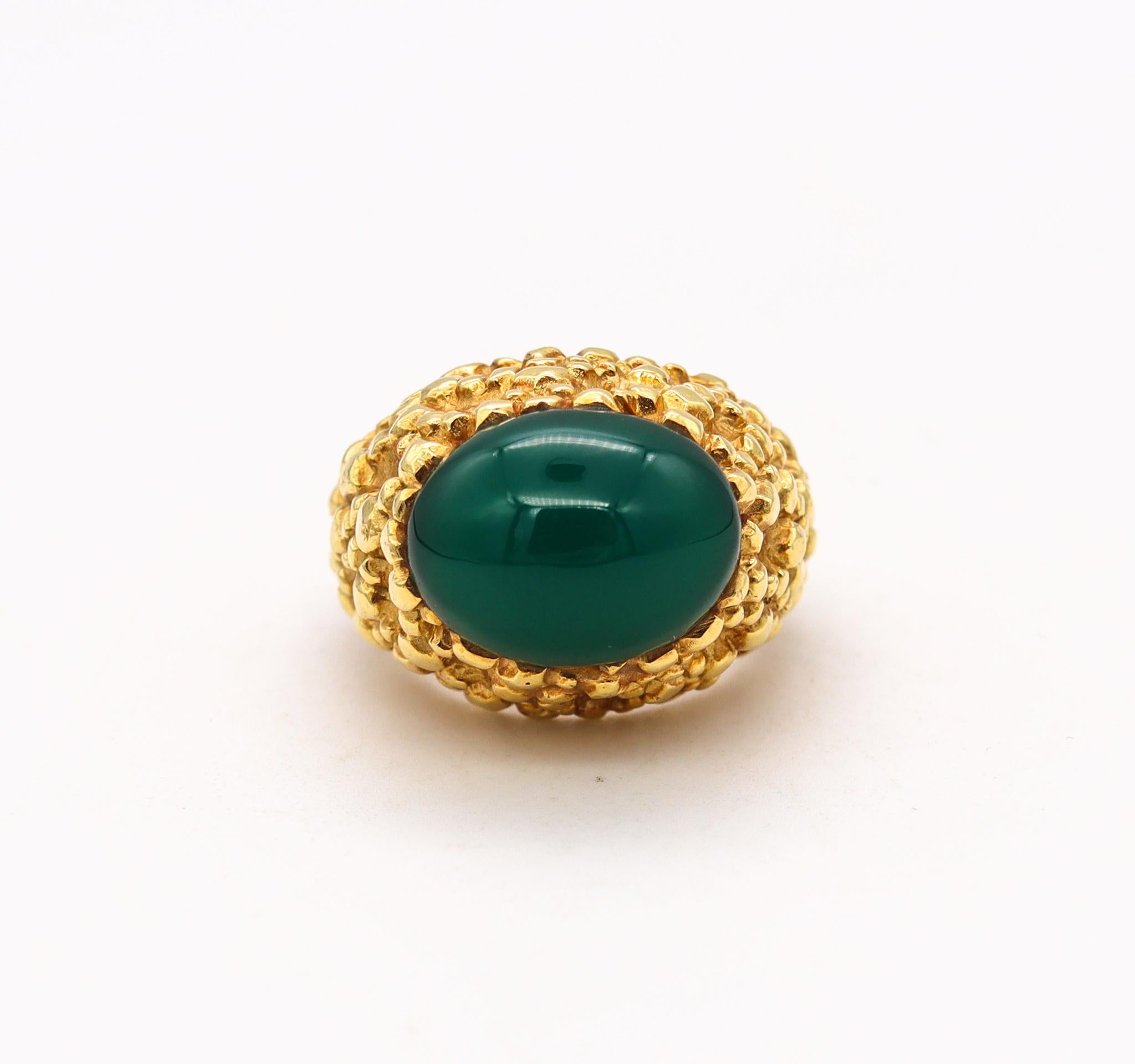 Women's or Men's Van Cleef & Arpels 1970 Paris Cocktail Ring 18kt Gold with 8.27 Cts Chrysoprase