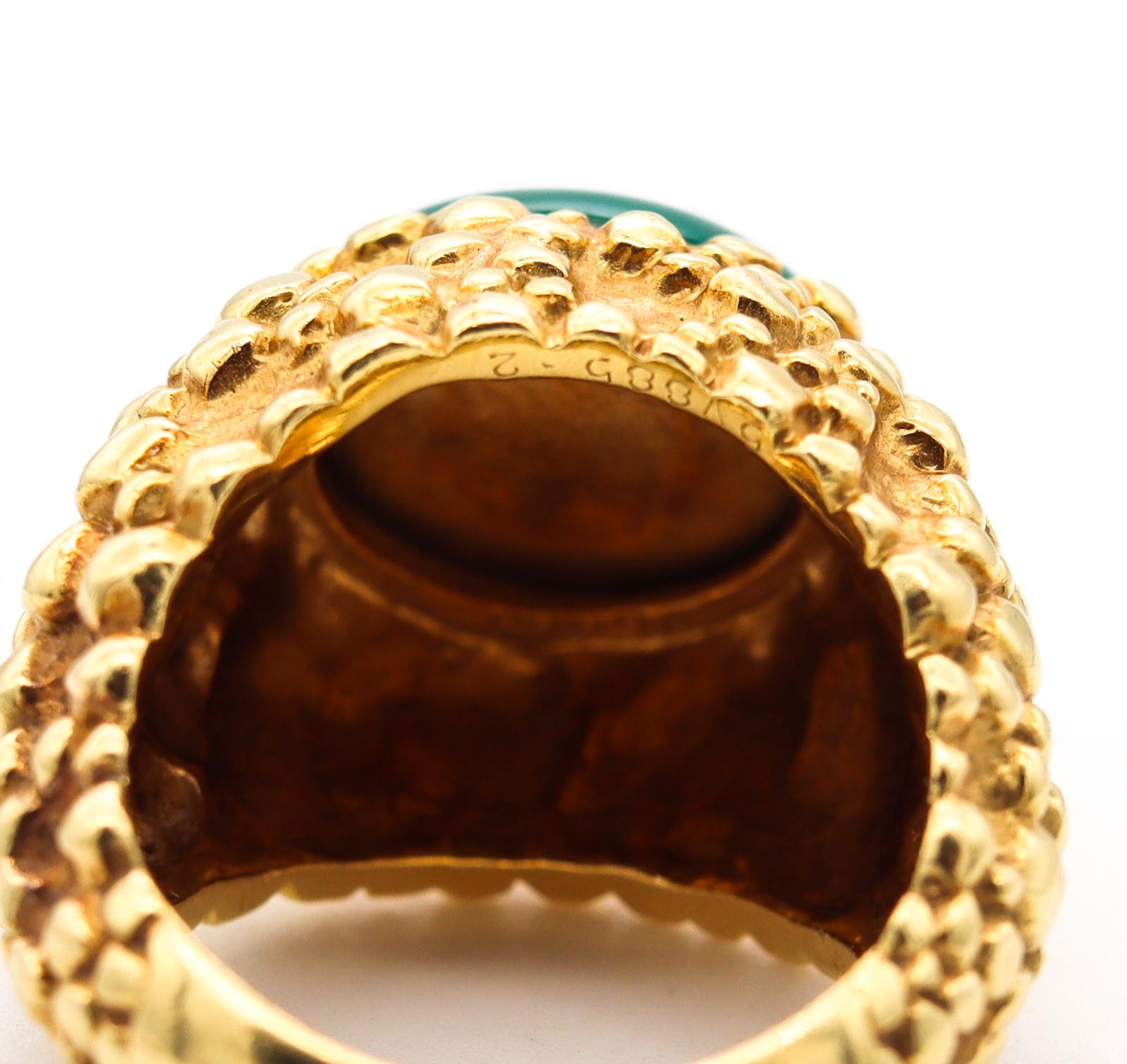 Van Cleef & Arpels 1970 Paris Cocktail Ring 18kt Gold with 8.27 Cts Chrysoprase 1
