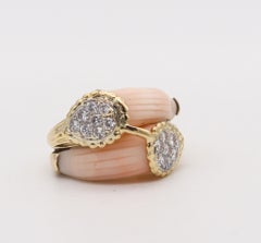 Anello Van Cleef & Arpels 1970 Paris con doppi coralli in oro 18Kt e diamanti VS
