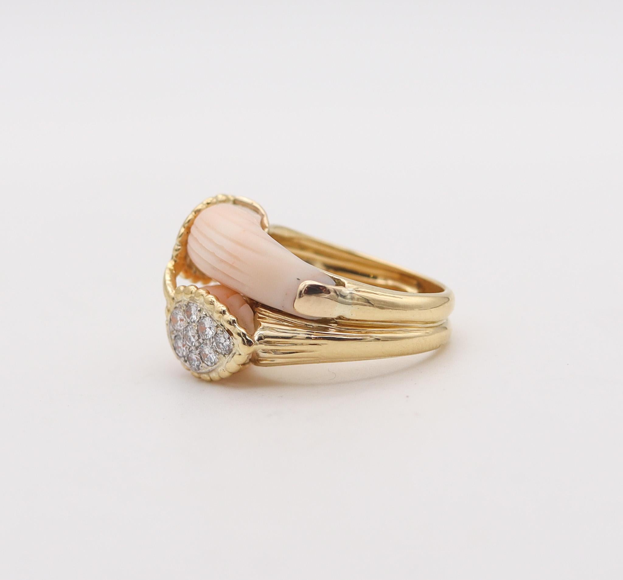 Modernist Van Cleef & Arpels 1970 Paris Double Corals Ring In 18Kt Gold With VS Diamonds For Sale