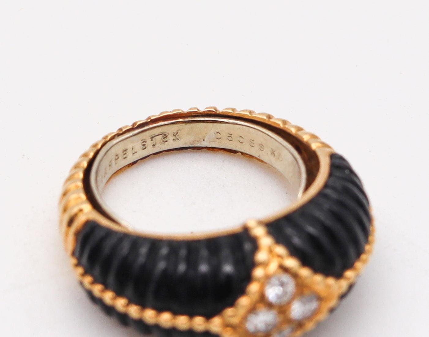 Women's VAN CLEEF & ARPELS 1970 Paris Fluted Onyx Ring In 18Kt Yellow Gold With Diamonds