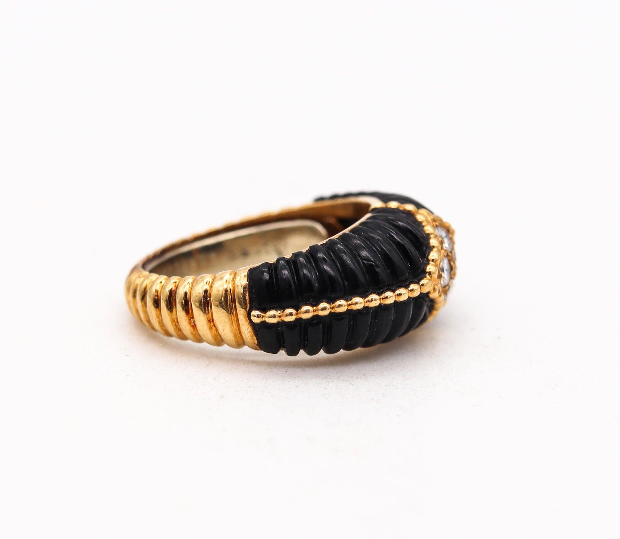 VAN CLEEF & ARPELS 1970 Paris Fluted Onyx Ring In 18Kt Yellow Gold With Diamonds 2