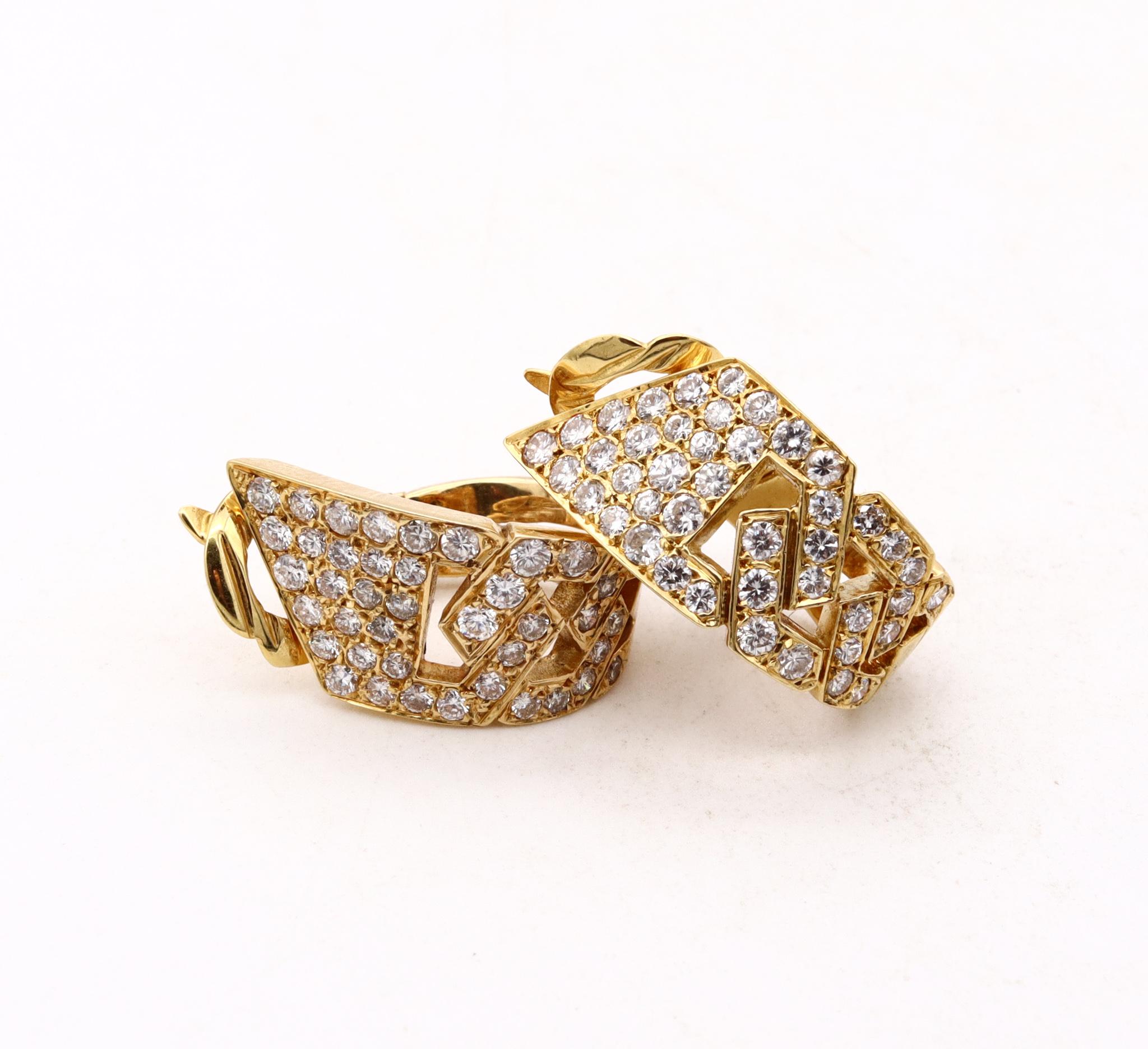 Modernist Van Cleef & Arpels 1970 Paris Hoop Clip Earrings in 18Kt Gold 4.20Cts Diamonds For Sale