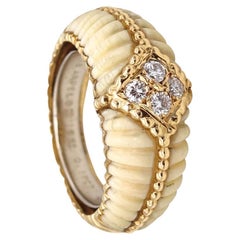 Van Cleef & Arpels 1970 Paris Ring in 18Kt Gold with VS Diamonds and White Coral