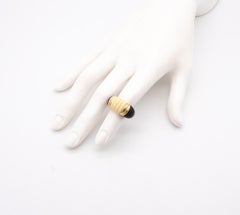Van Cleef & Arpels 1970 Paris Scalloped Cocktail Ring 18kt Gold with Carvings