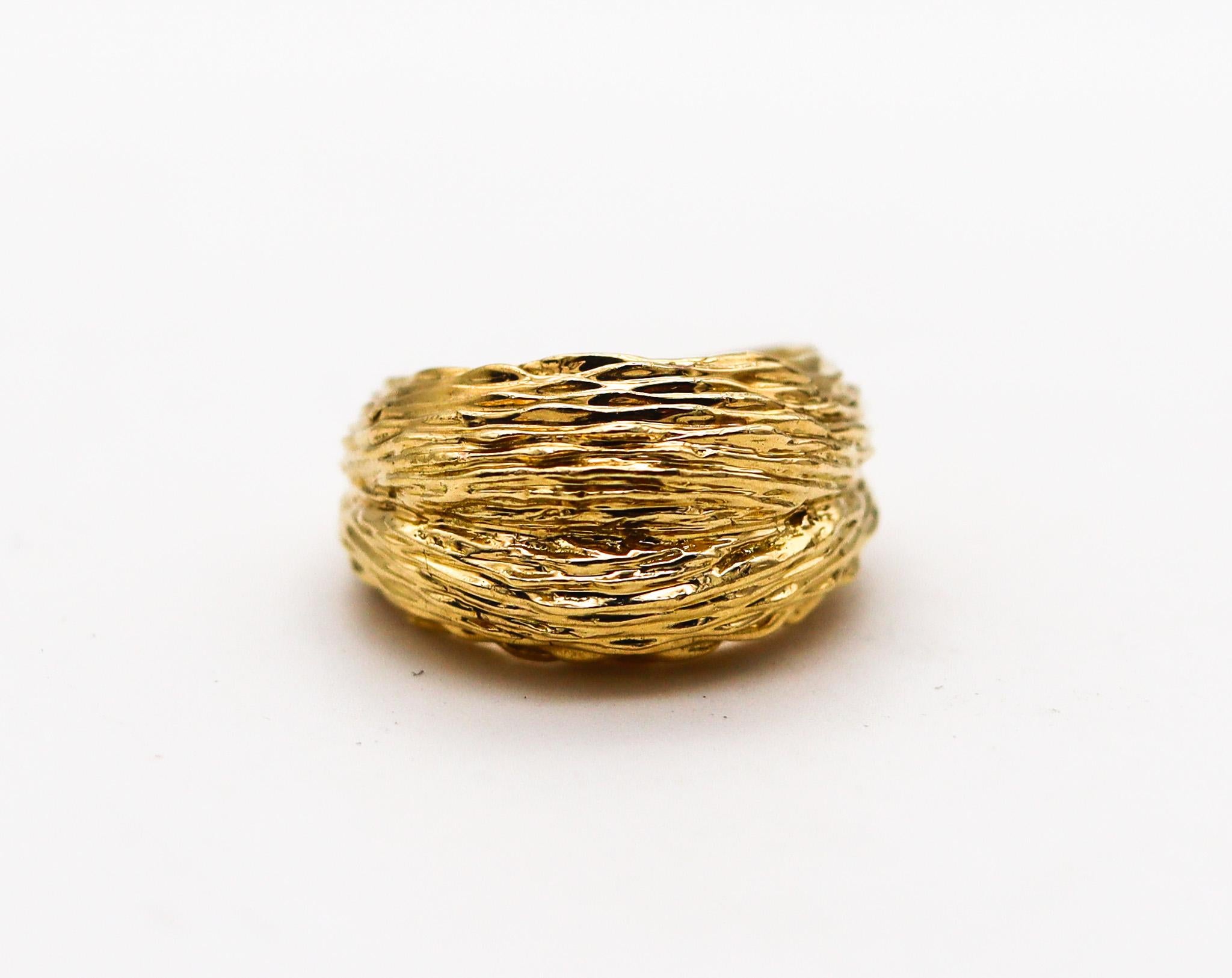 Modernist Van Cleef & Arpels 1970 Textured Cocktail Ring in Solid 18Kt Yellow Gold