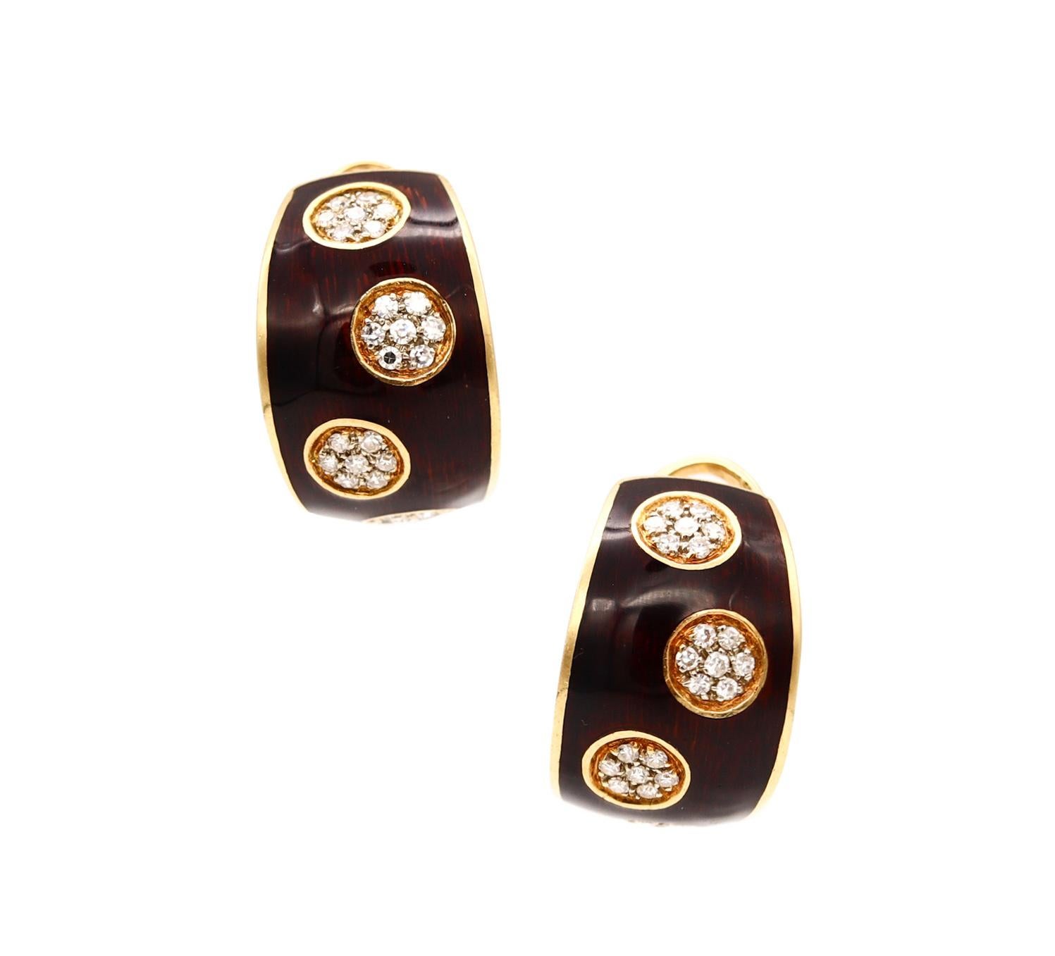 Pair of earrings designed by Van Cleef & Arpels.

Beautiful vintage pieces, created by the iconic Parisian house of Van Cleef & Arpels, circa 1970. This pair of earrings has been crafted in solid yellow gold of 18 karats and embellished with