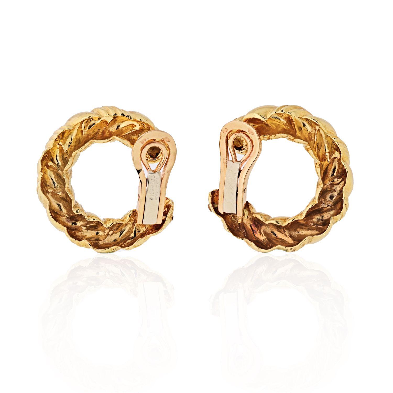 Van Cleef & Arpels 1970s 18 Karat Yellow Gold Twisted Hoop Earrings In Excellent Condition In New York, NY