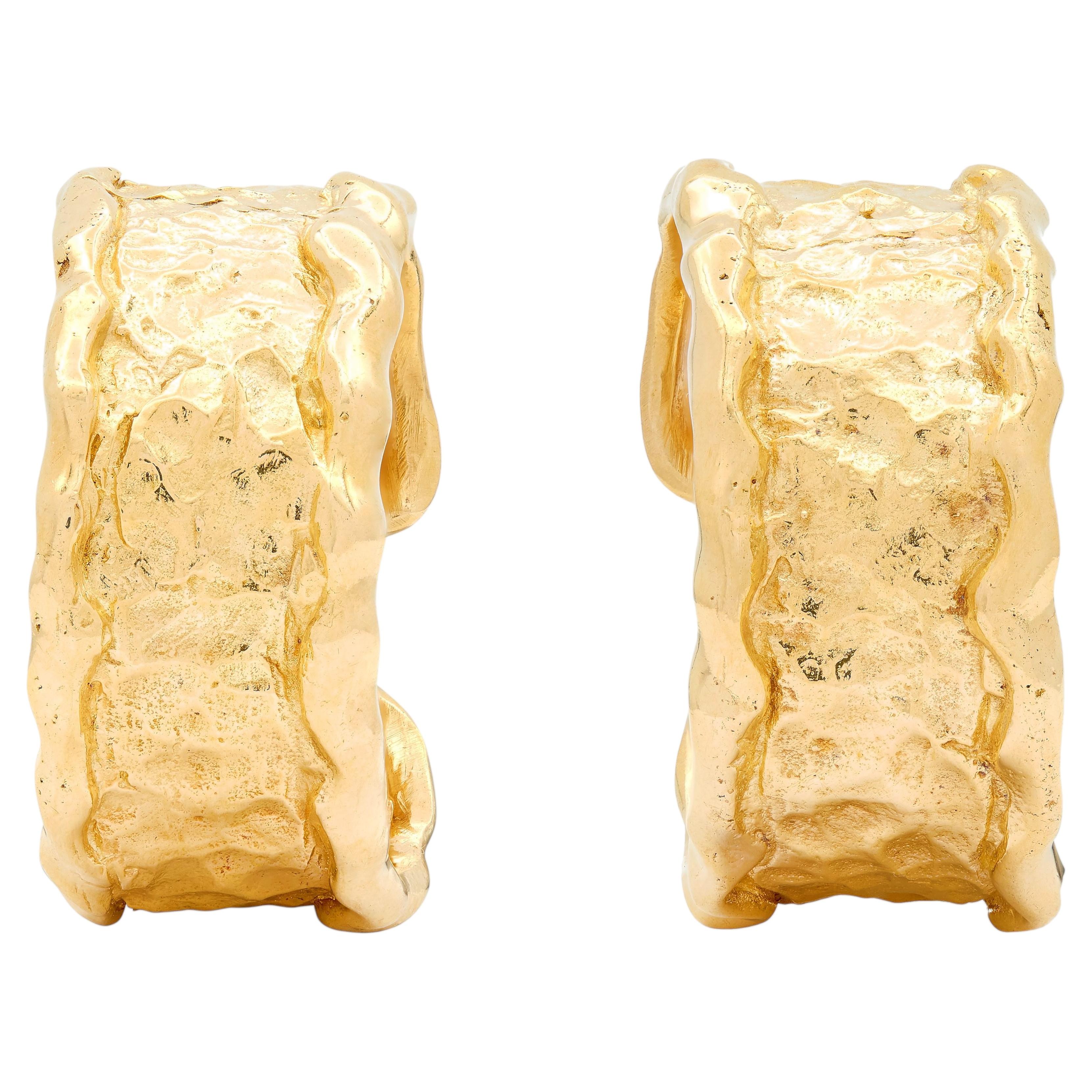Van Cleef & Arpels Orecchini Brutalisti d'epoca in oro giallo 18 carati degli anni '70
