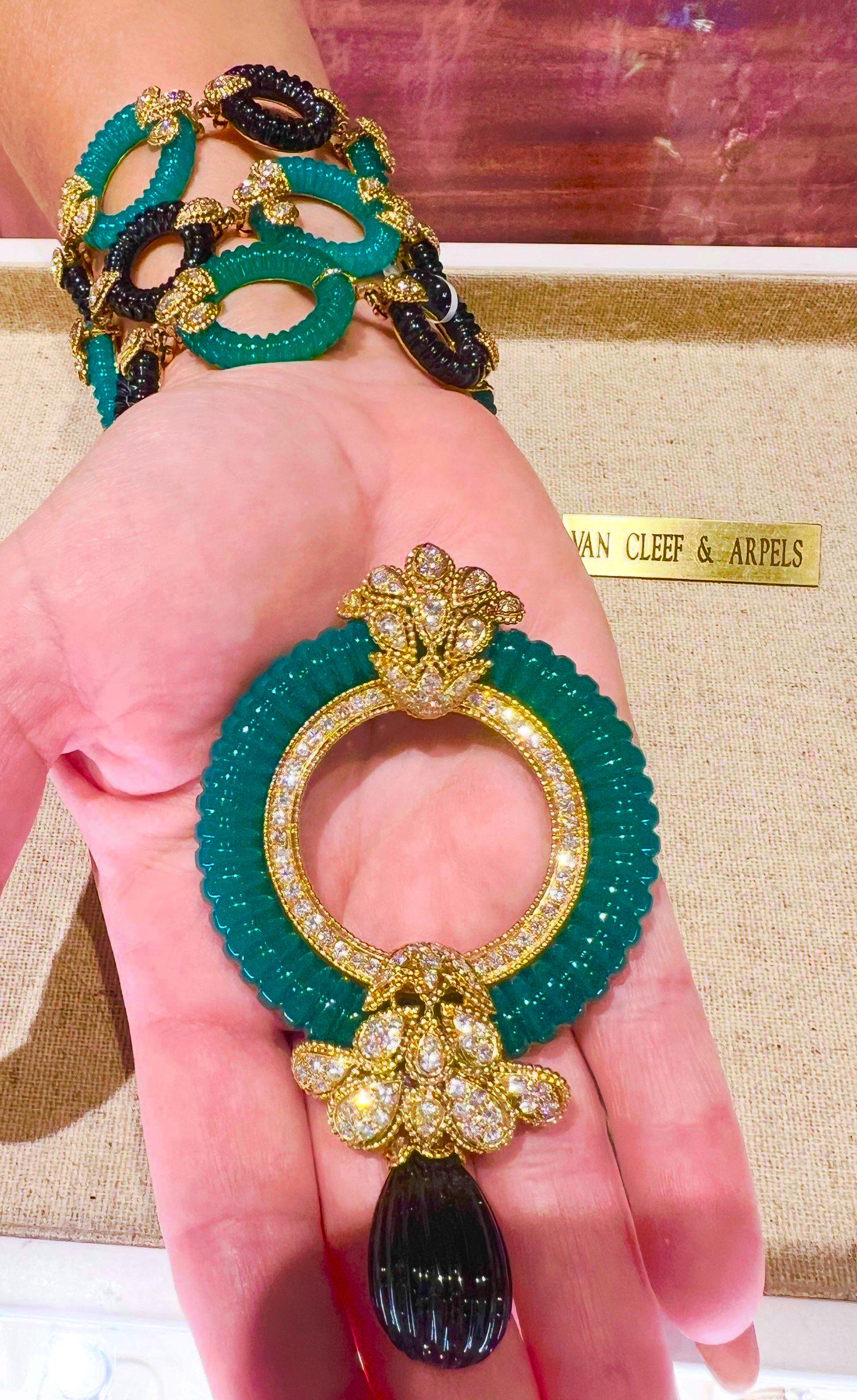 Van Cleef & Arpels 1970 Collana Sautoir in Crisoprasio e Onice con Diamanti in vendita 1