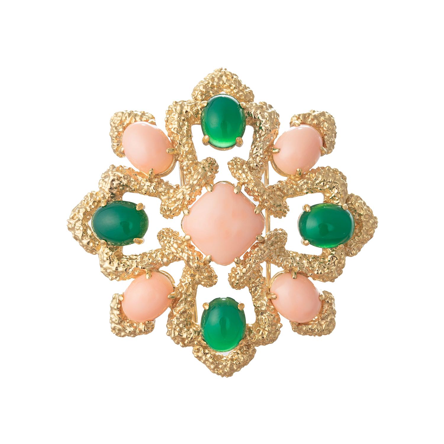 Van Cleef & Arpels 1970s Gold Coral Chrysoprase Delphe Pendant Necklace In Excellent Condition In Palm Beach, FL
