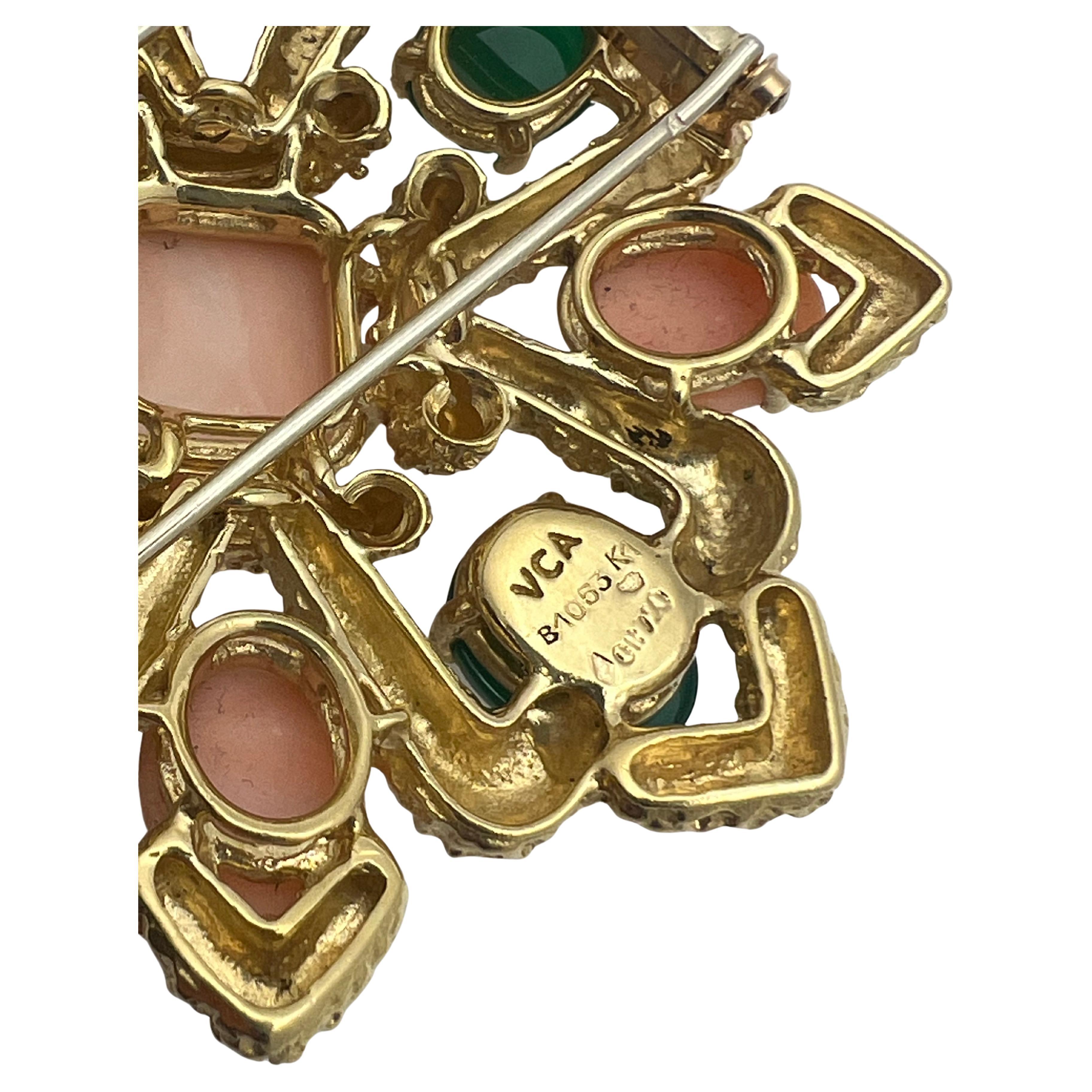 Women's Van Cleef & Arpels 1970s Gold Coral Chrysoprase Delphe Pendant Necklace