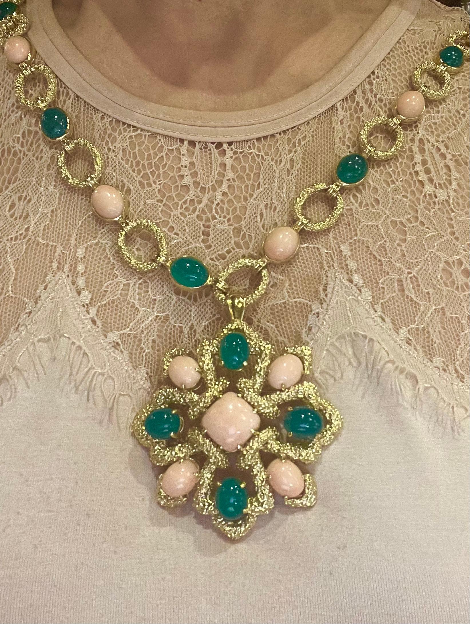 Van Cleef & Arpels 1970s Gold Coral Chrysoprase Delphe Pendant Necklace 1