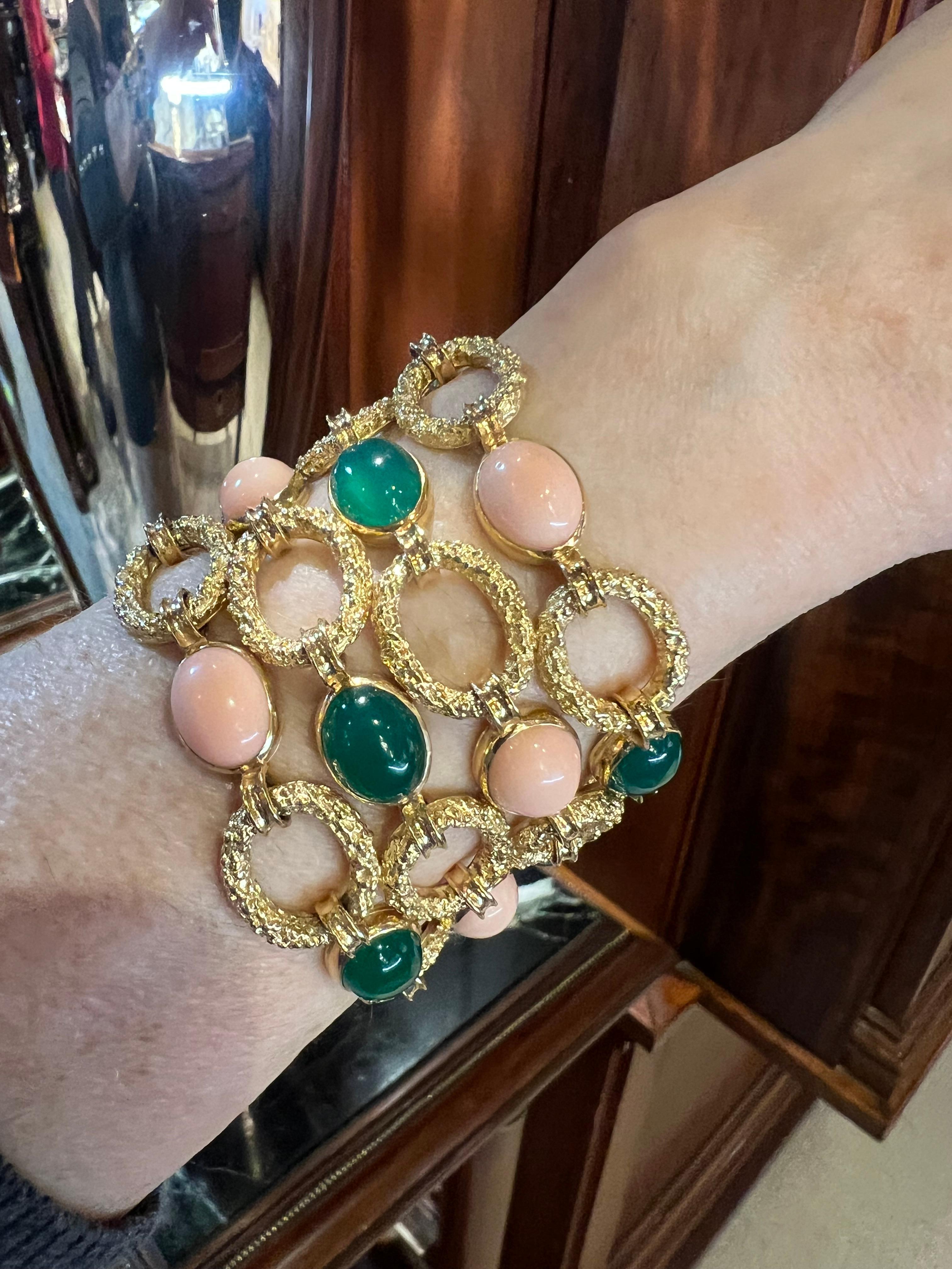 Van Cleef & Arpels 1970s Gold Coral Chrysoprase Delphe Pendant Necklace 3
