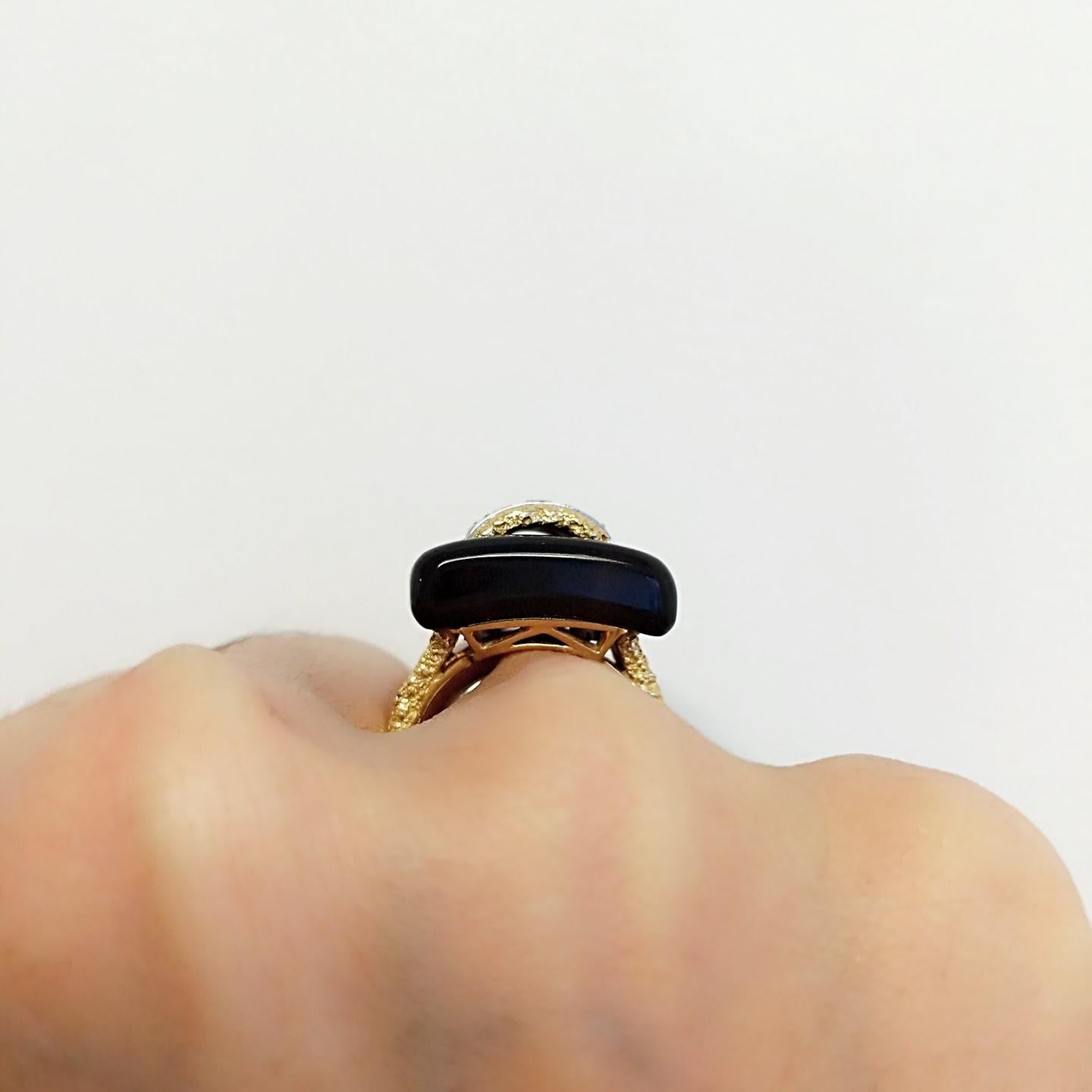 Van Cleef & Arpels 1970s Onyx Diamond and Gold Ring 3