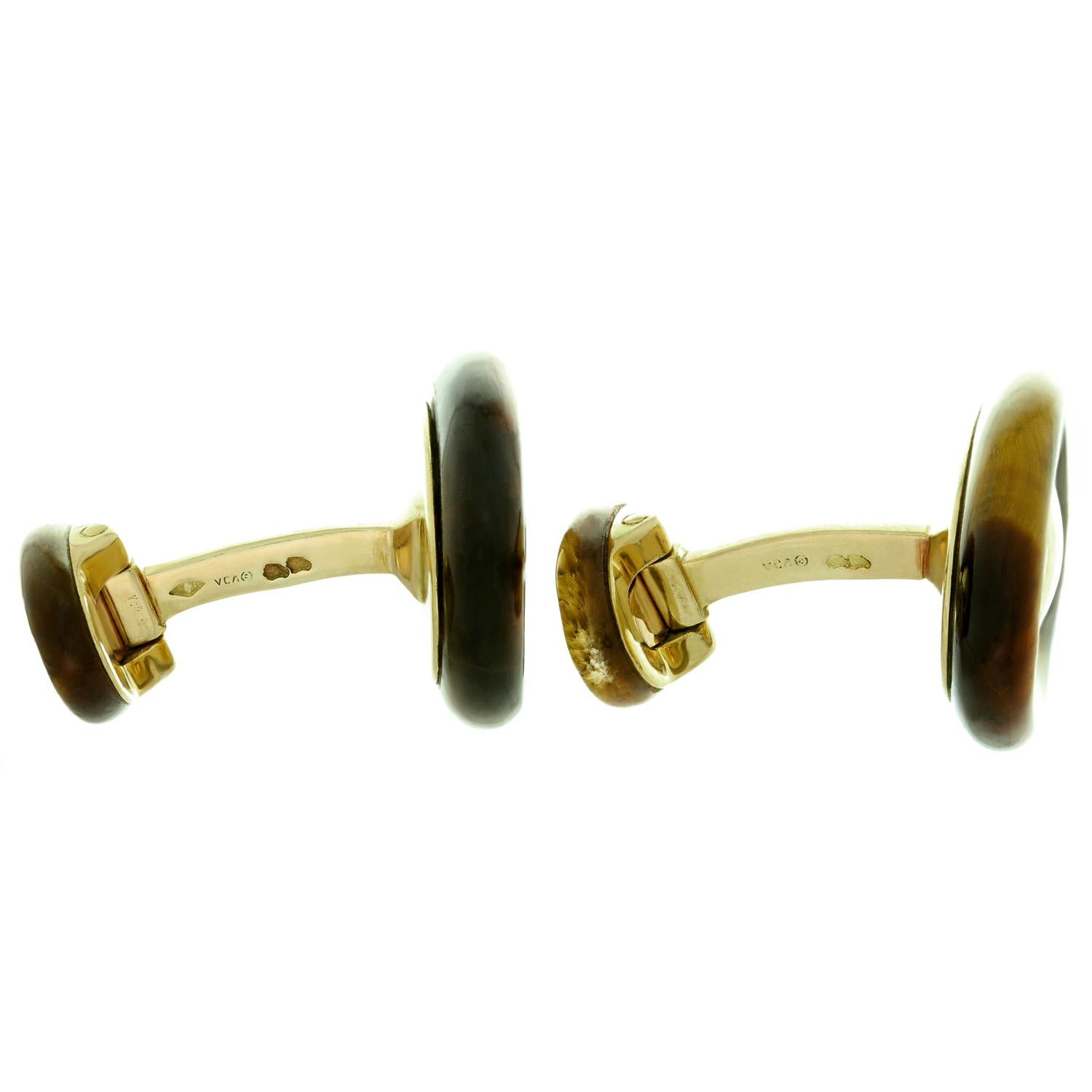 Van Cleef & Arpels 1970s Tiger's Eye Yellow Gold Cufflinks In Excellent Condition For Sale In New York, NY