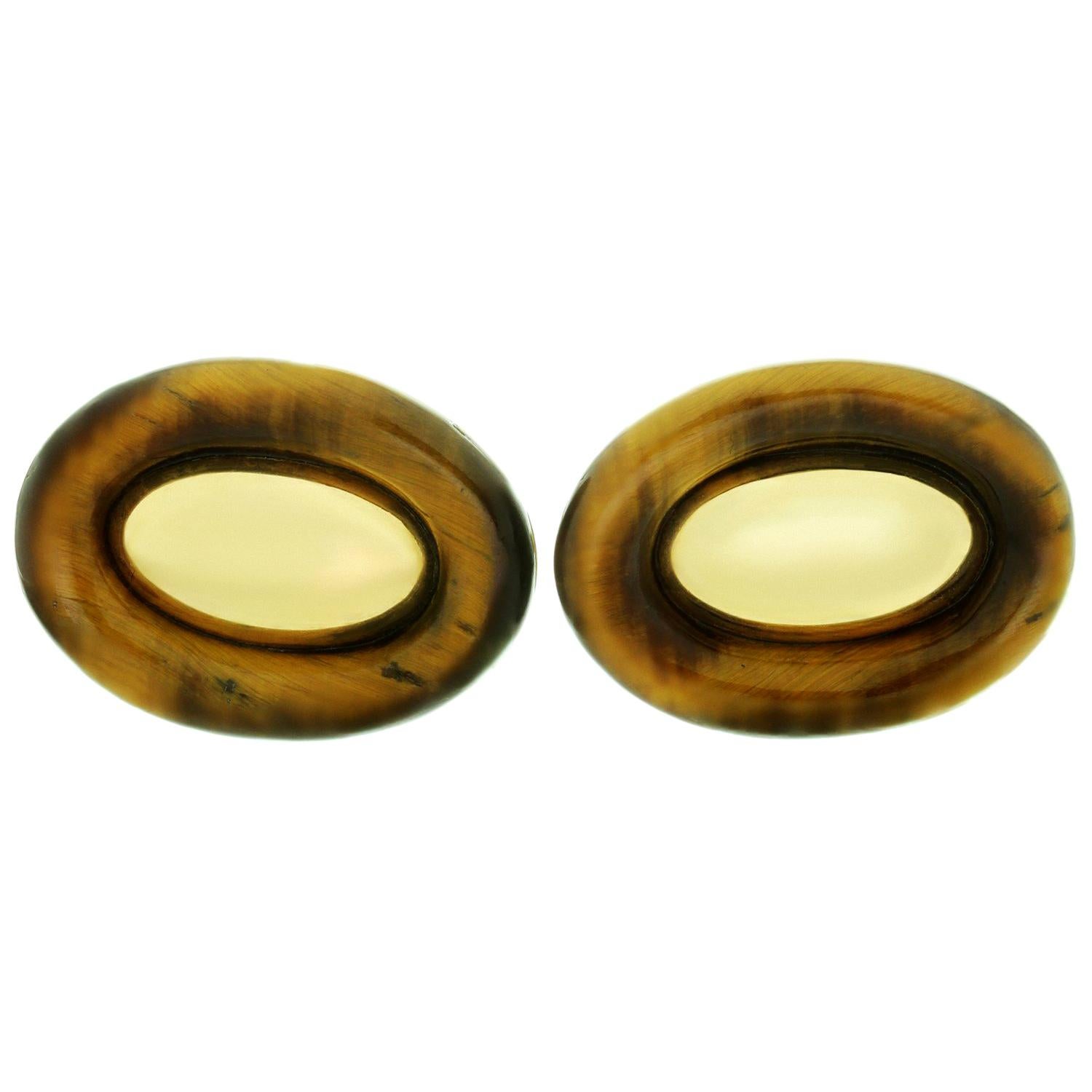 Van Cleef & Arpels Boutons de manchette en or jaune avec œil de tigre, années 1970 en vente
