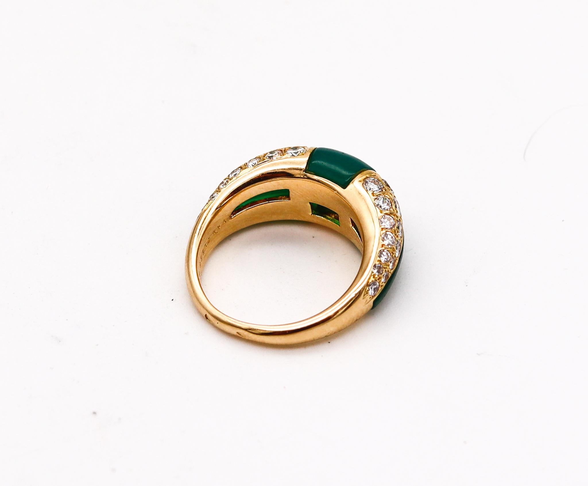 Women's Van Cleef & Arpels 1973 Geometric Chrysoprase Ring 18kt Gold 1.45ctw Diamonds For Sale