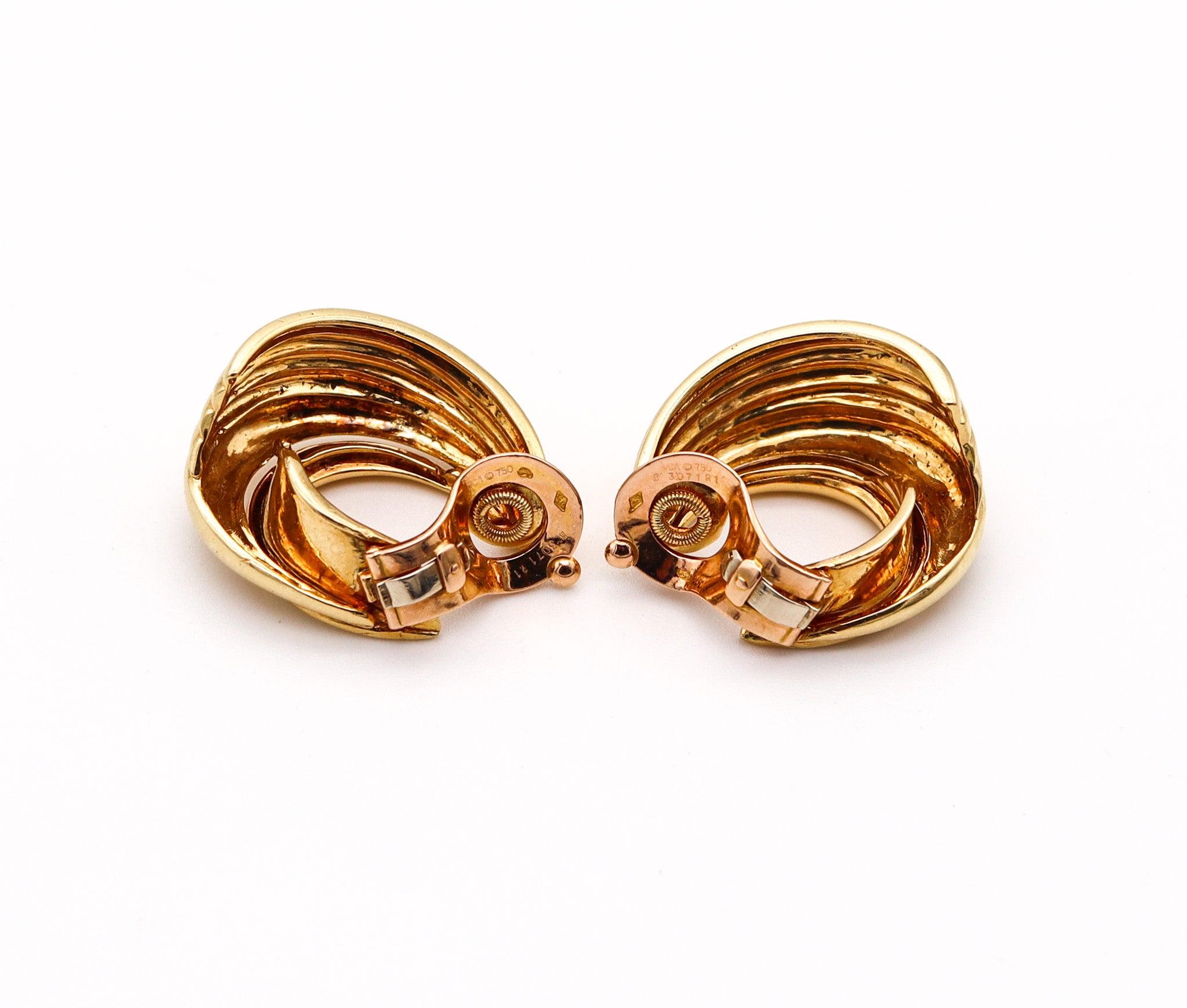 VAN CLEEF & ARPELS 1975 Paris By Andre Vassort 18Kt Gold Fluted Clips Earrings 1