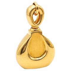 VAN CLEEF & ARPELS 1976 Paris Pendant Perfume Bottle In Solid 18Kt Yellow Gold
