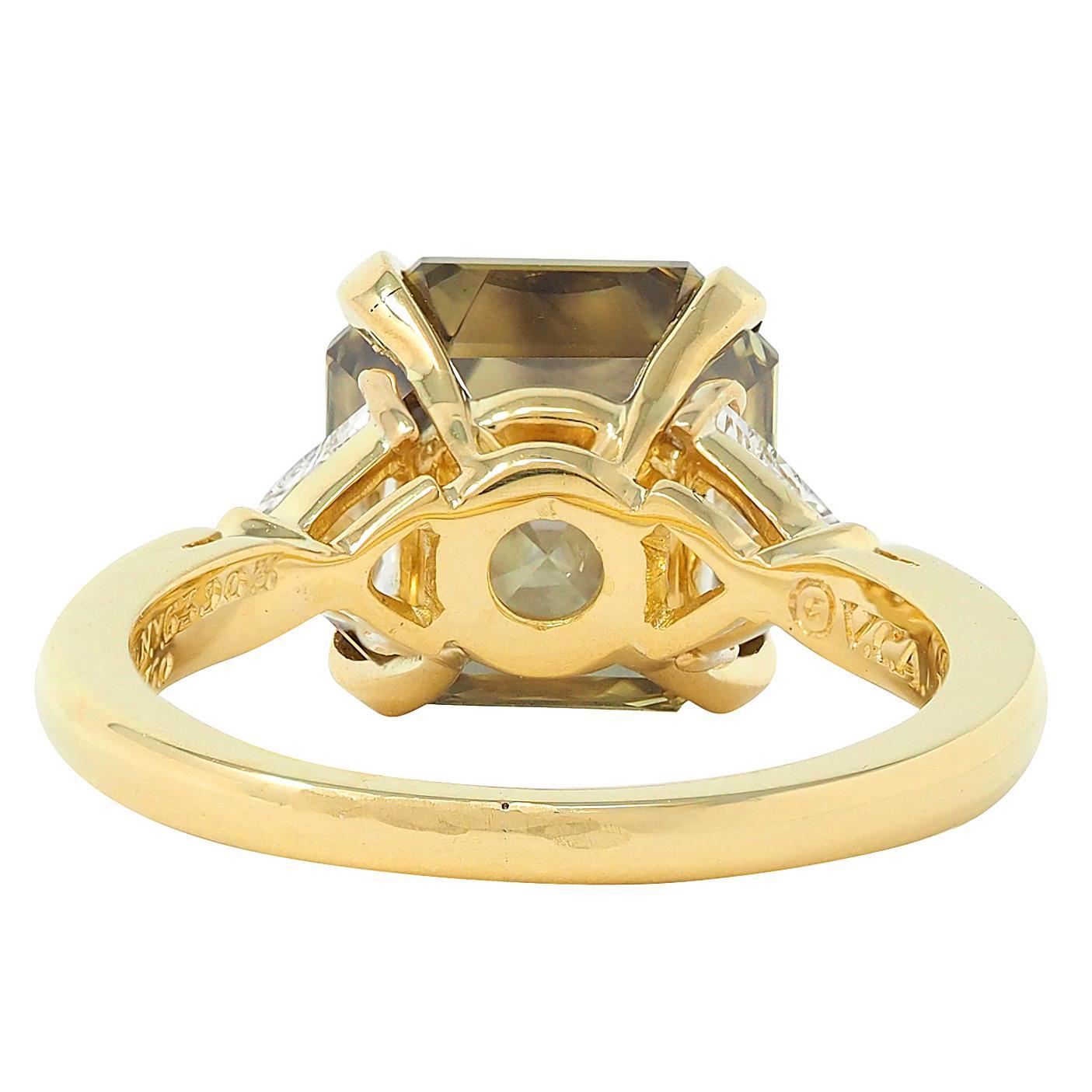 Asscher Cut Van Cleef & Arpels 1990's 5.31 CTW Fancy Green Diamond 18K Gold Vintage Ring For Sale