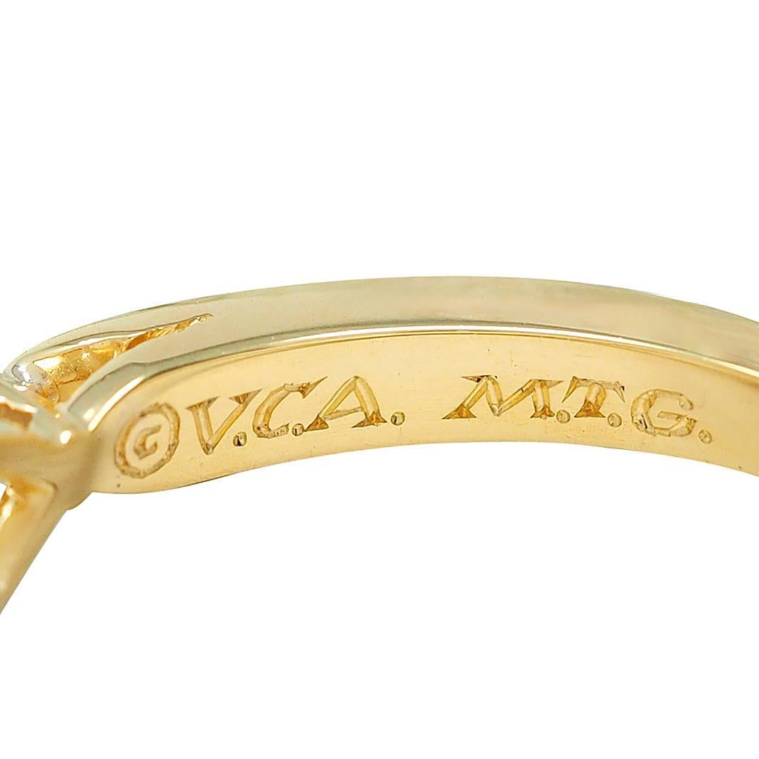 Van Cleef & Arpels 1990's 5.31 CTW Fancy Green Diamond 18K Gold Vintage Ring For Sale 1