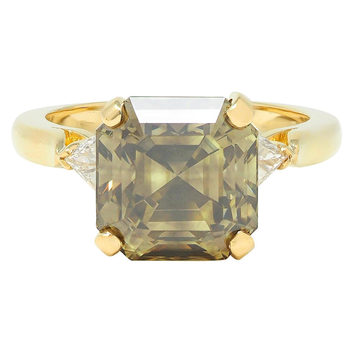What is the most famous Van Cleef & Arpels jewelry?