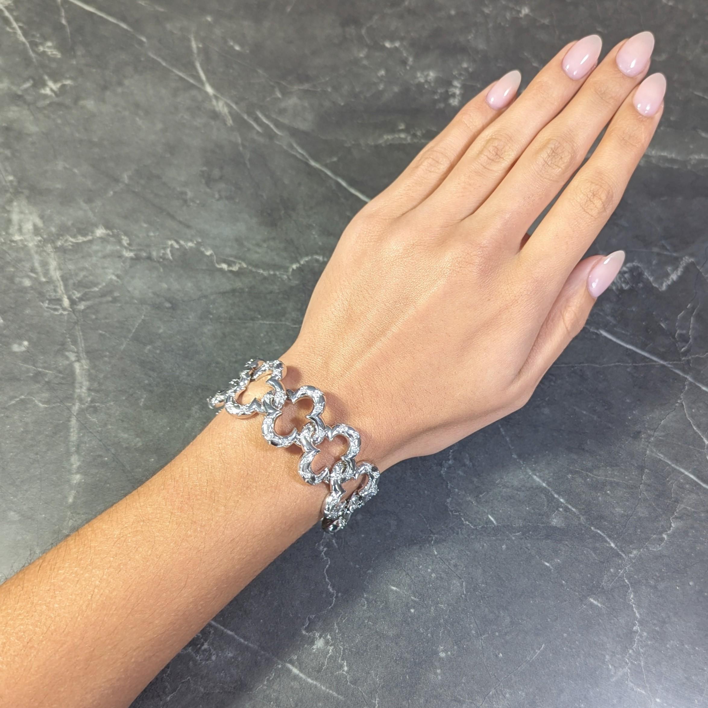 Van Cleef & Arpels 1998 Alhambra-Armband aus 18 Karat Weißgold mit 2,40 Karat Diamanten 9