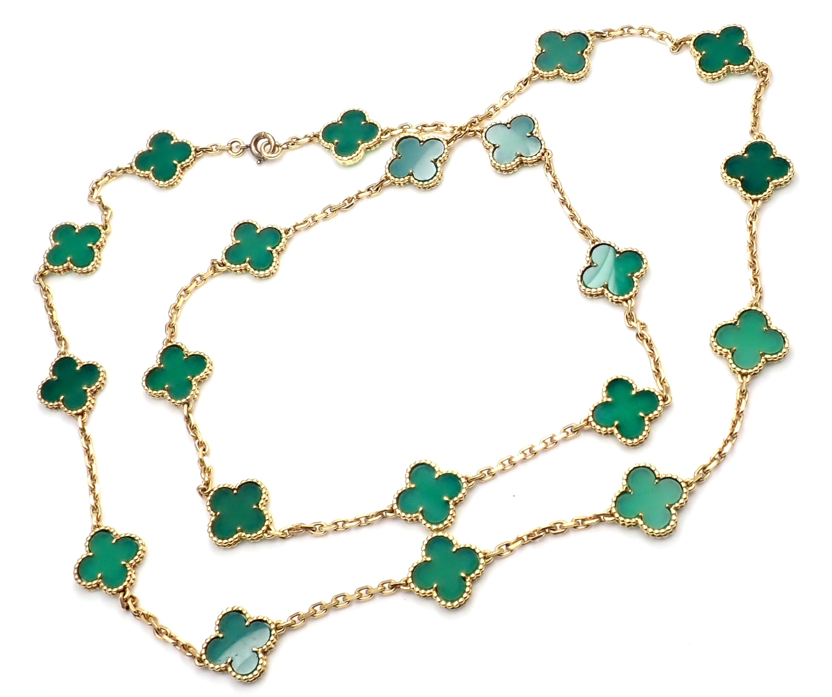 Women's or Men's Van Cleef & Arpels 20 Chrysoprase Green Chalcedony Alhambra Yellow Gold Necklace
