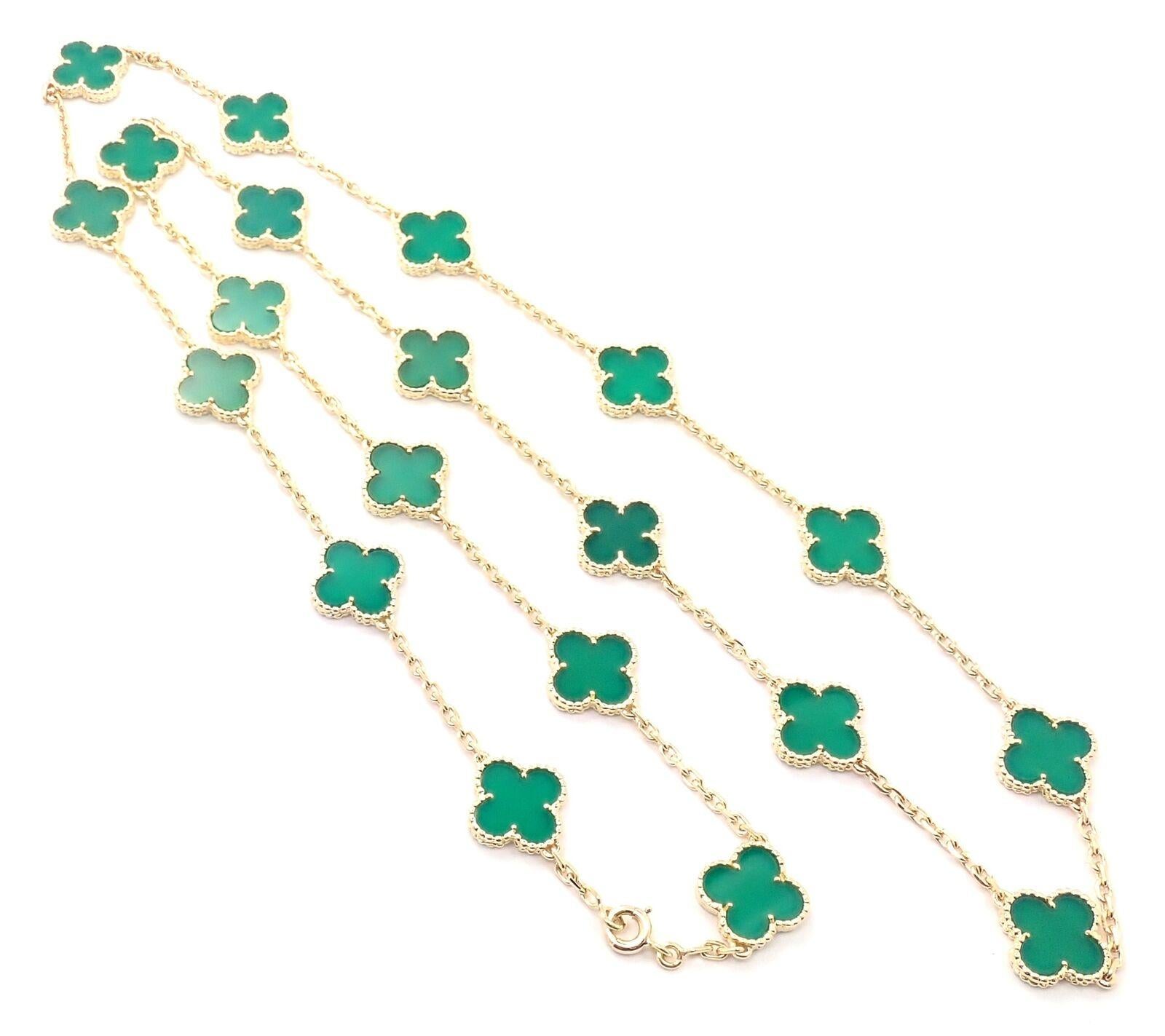 Women's or Men's Van Cleef & Arpels 20 Motif Green Chalcedony Vintage Alhambra Gold Necklace
