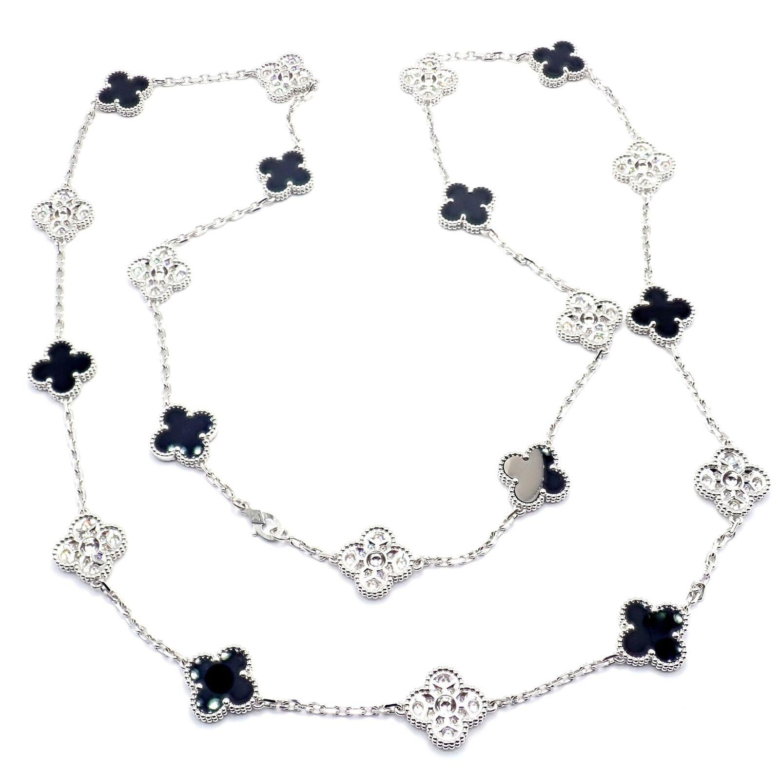Van Cleef & Arpels 20 Motif Vintage Alhambra Collana in oro bianco e diamanti e onice In condizioni ottime in vendita a Holland, PA
