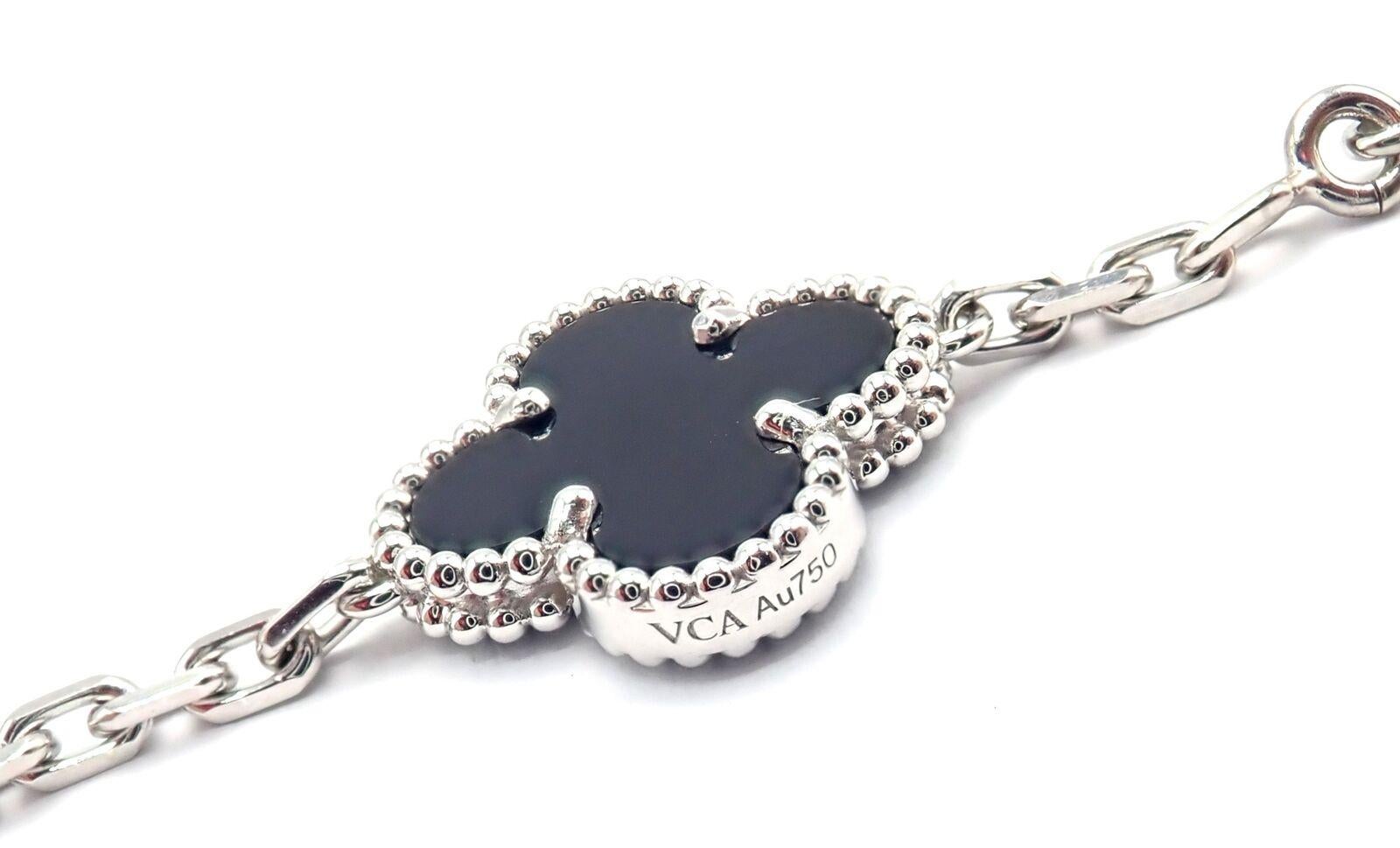 Van Cleef & Arpels 20 Motif Vintage Alhambra Collana in oro bianco e diamanti e onice in vendita 3