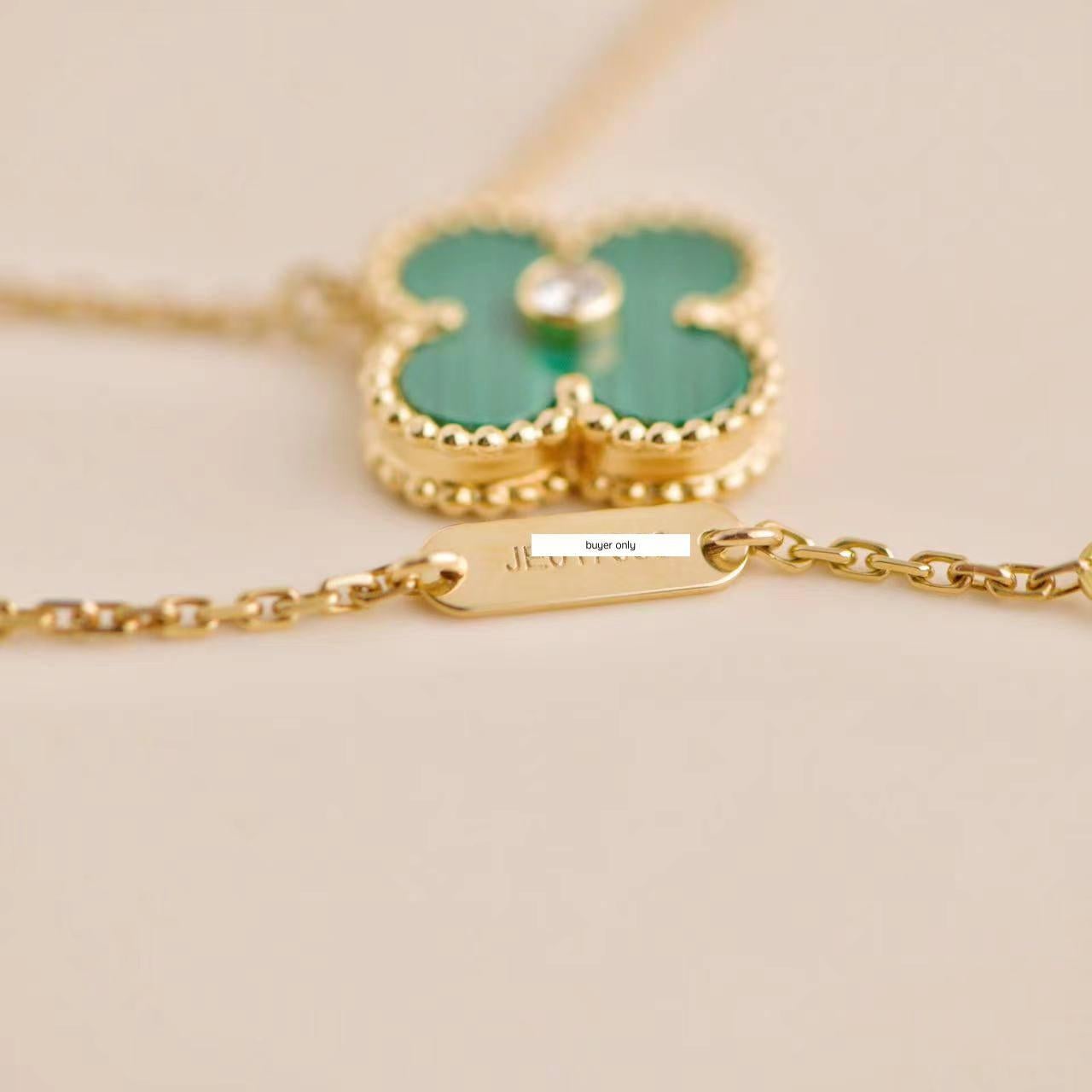Van Cleef & Arpels 2013 Malachite Diamond 18k Yellow Gold Holiday Pendant 2