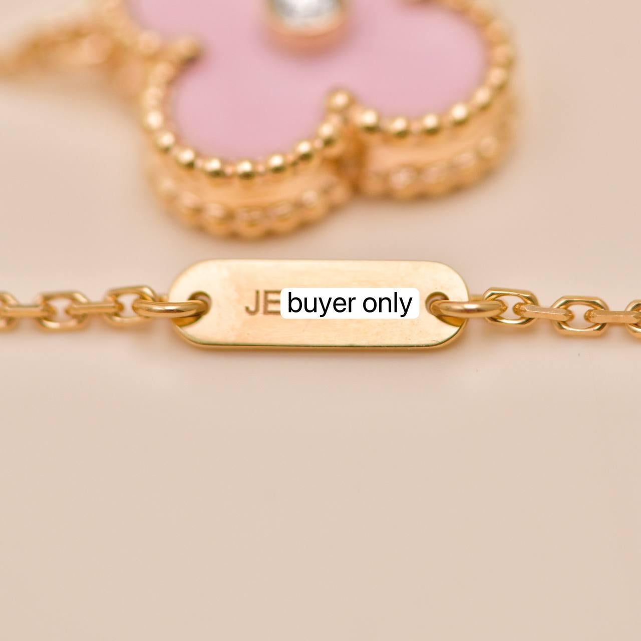 Van Cleef & Arpels 2015 Ciondolo Holiday Porcellana rosa di Sèvres Oro rosa 18 carati in vendita 3