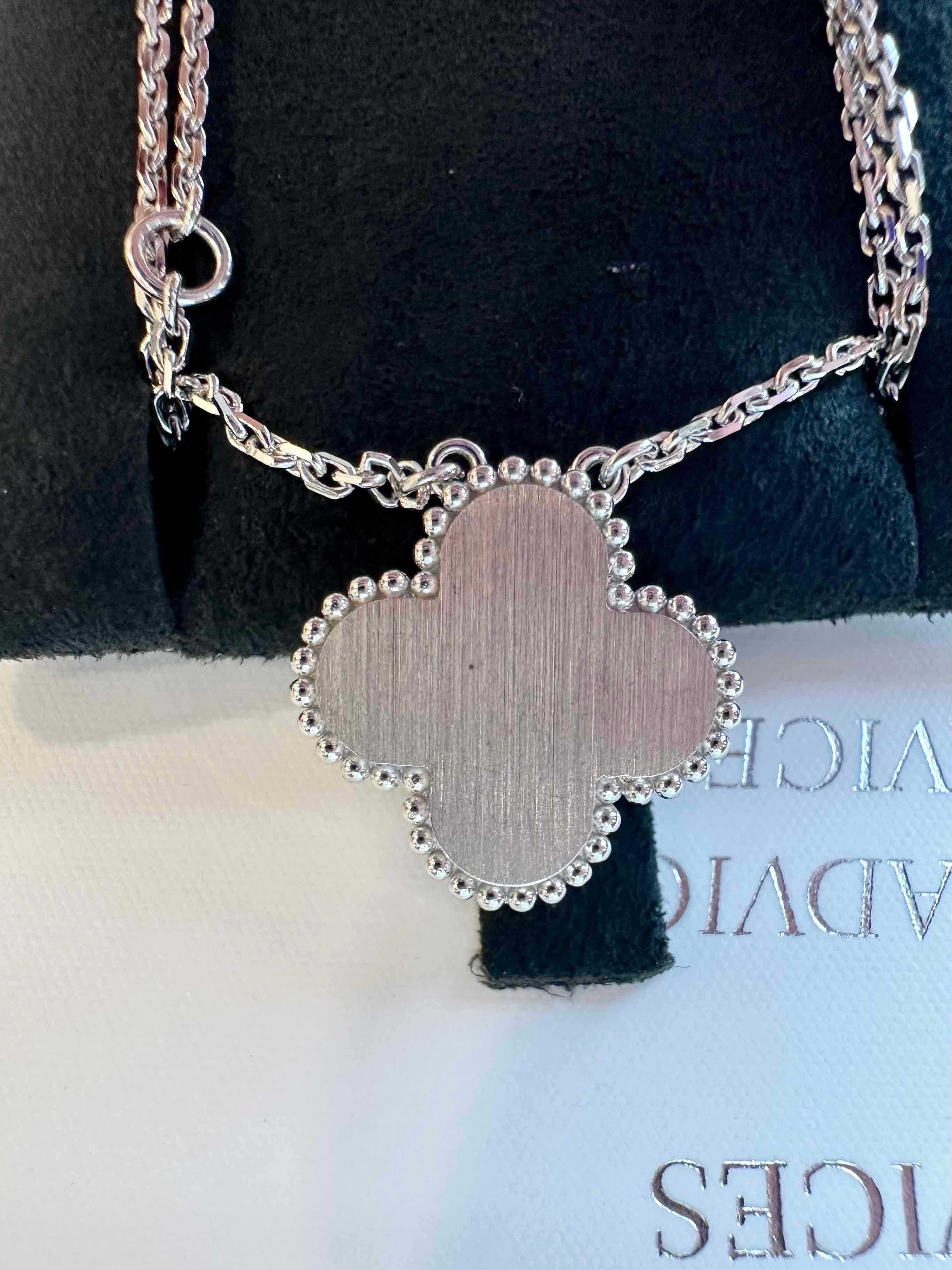 Van cleef arpels holiday pendant 2020 top