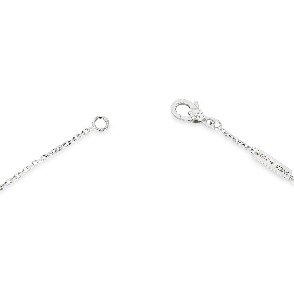 Van Cleef & Arpels 2024 Ciondolo con diamante per le vacanze VCARPNTH00 In condizioni Nuovo in vendita a London, GB
