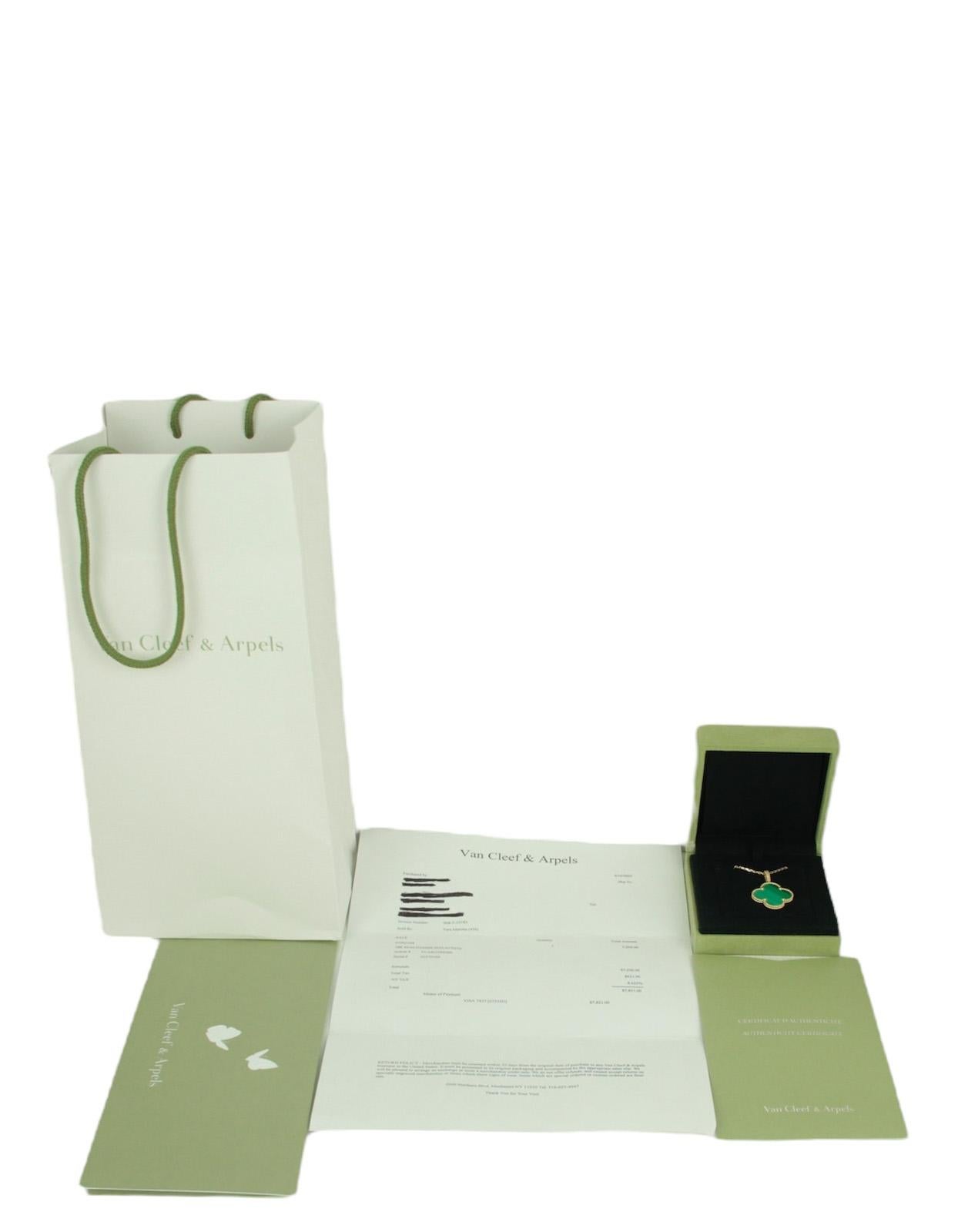 Van Cleef & Arpels 2025 Green Malachite/18k Yellow Gold Magic Alhambra Long Pendant Necklace

Year of Production: 2025
Made In: France
Materials: Malachite and 18k yellow gold
Hallmarks: VCA Au750, serial number
Closure/Opening: Lobster