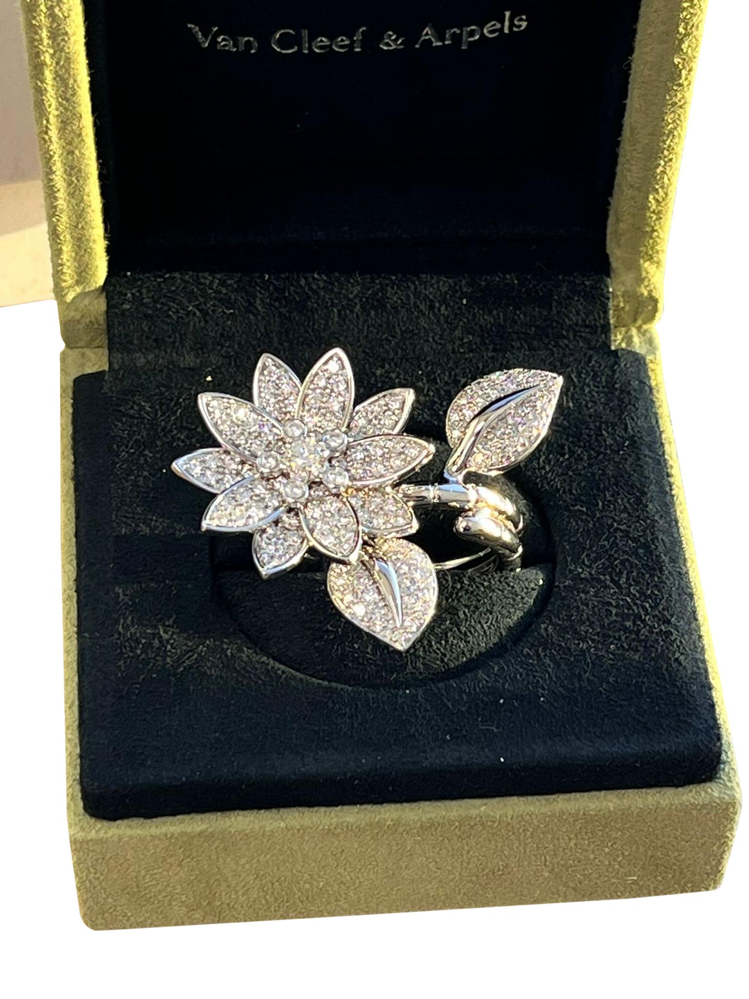 Anello Van Cleef & Arpels 2,13ct Lotus Between the Finger in oro bianco 18K in vendita 5