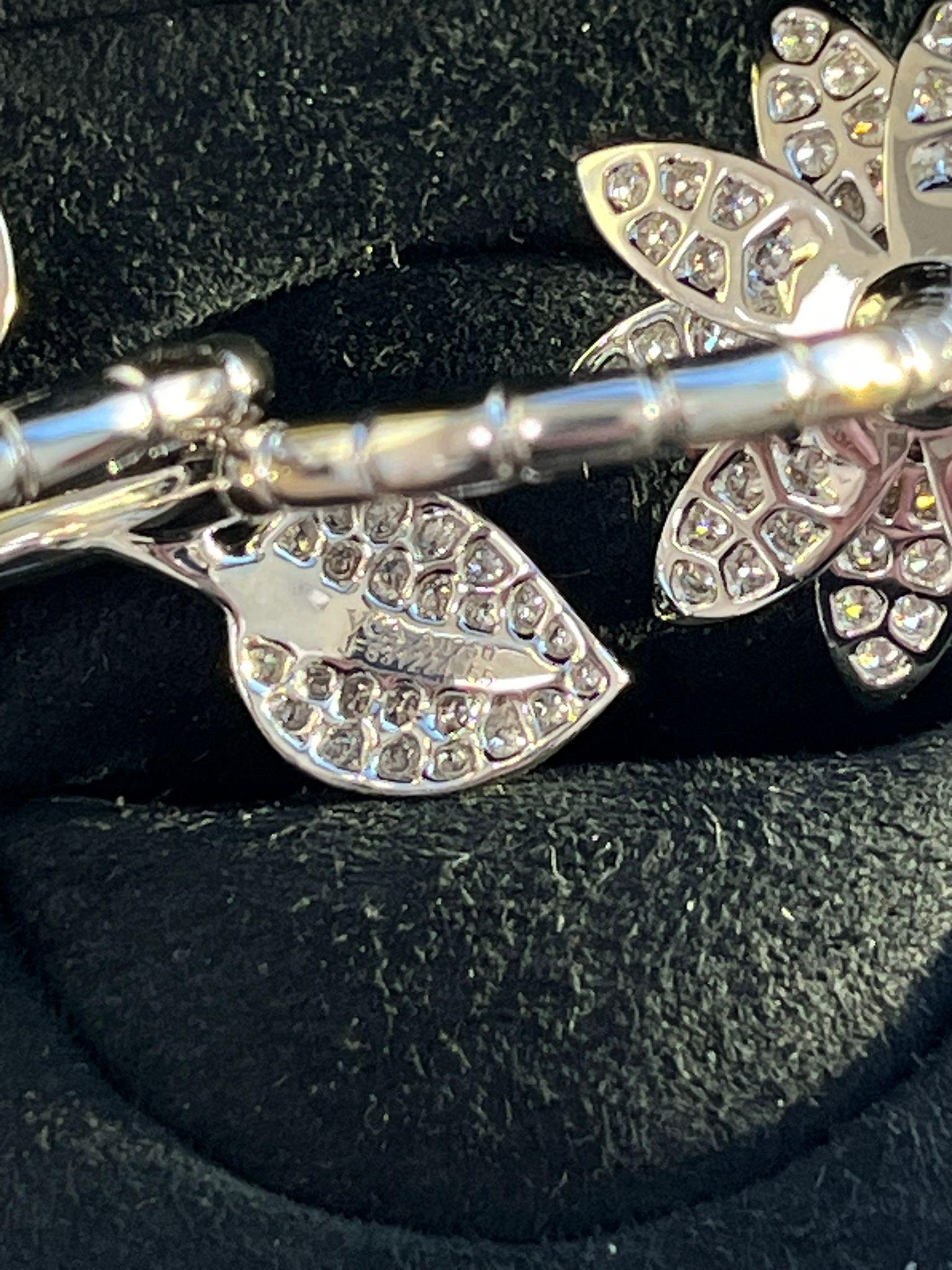 Anello Van Cleef & Arpels 2,13ct Lotus Between the Finger in oro bianco 18K in vendita 8