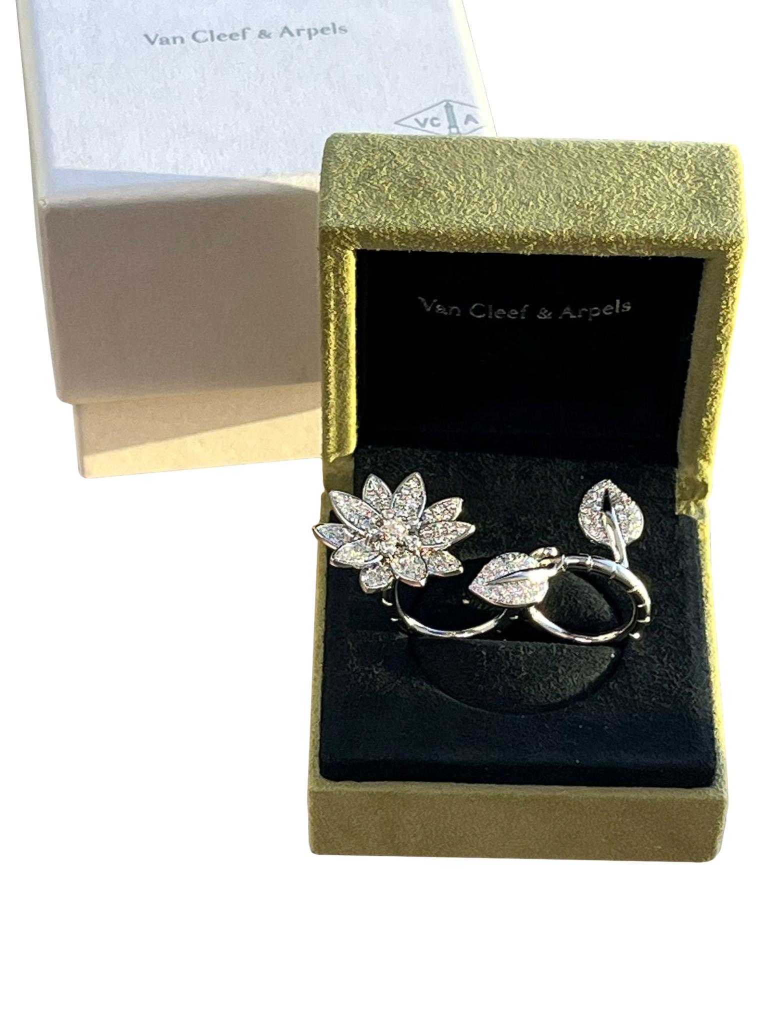 Anello Van Cleef & Arpels 2,13ct Lotus Between the Finger in oro bianco 18K in vendita 3